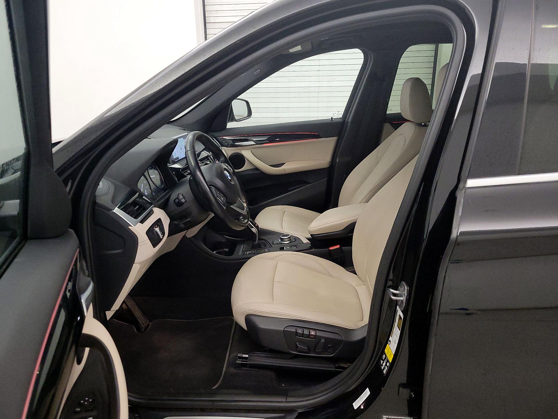 Thumbnail: 2022 BMW X1 - 11