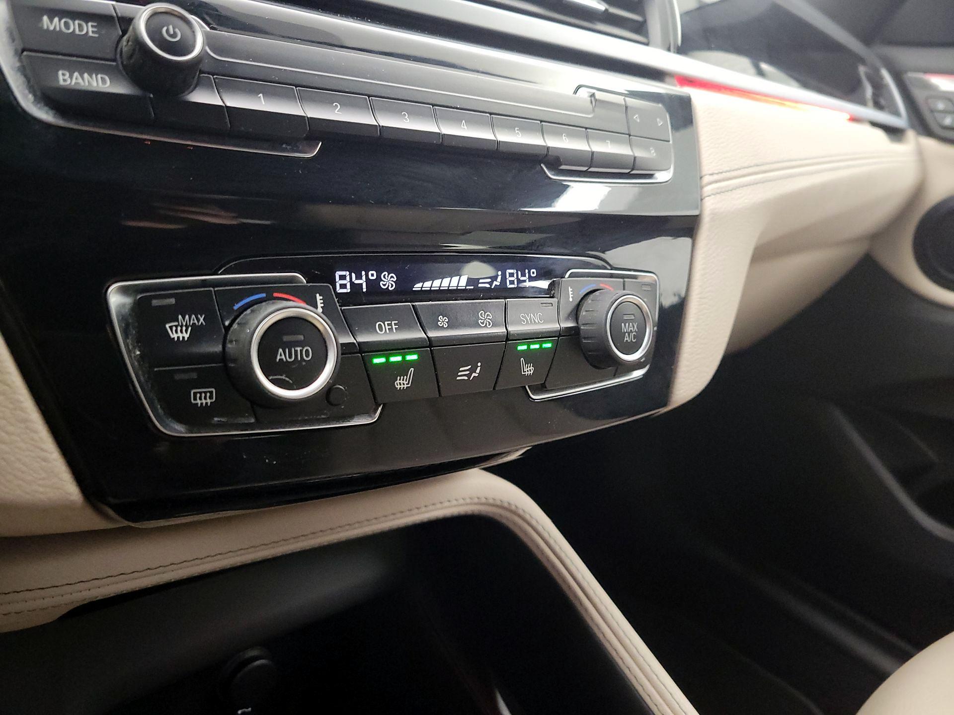 Thumbnail: 2022 BMW X1 - 16