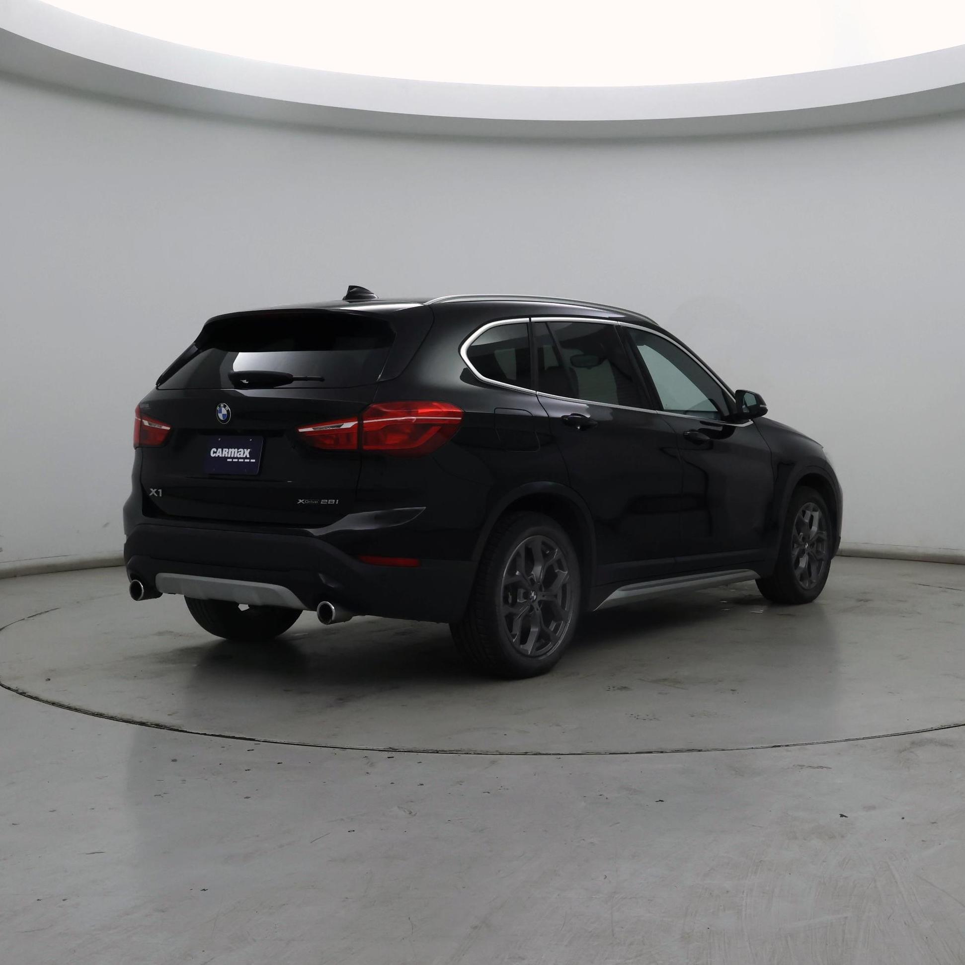 Thumbnail: 2022 BMW X1 - 8