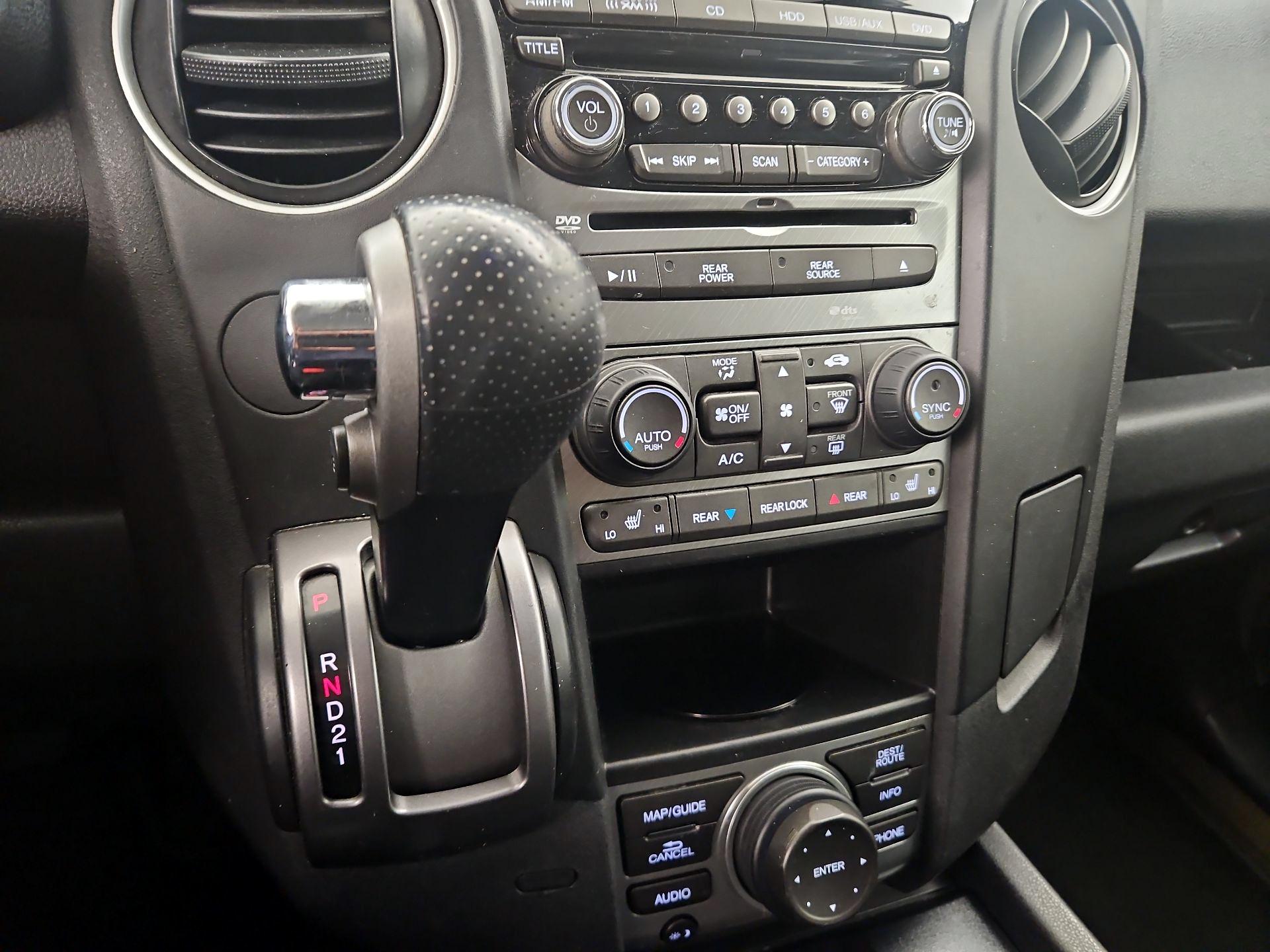 Thumbnail: 2015 Honda Pilot - 17