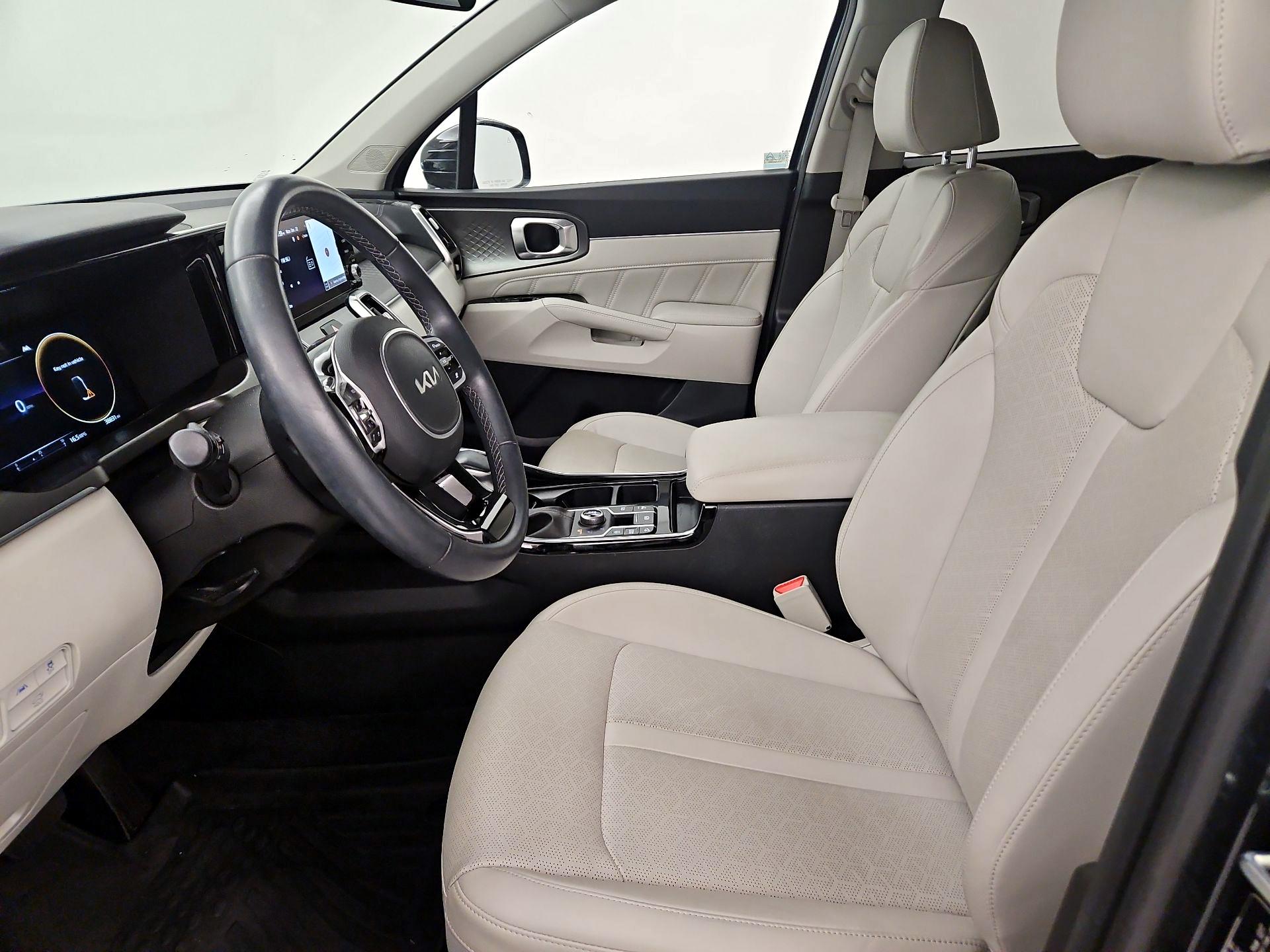 Thumbnail: 2023 Kia Sorento - 11