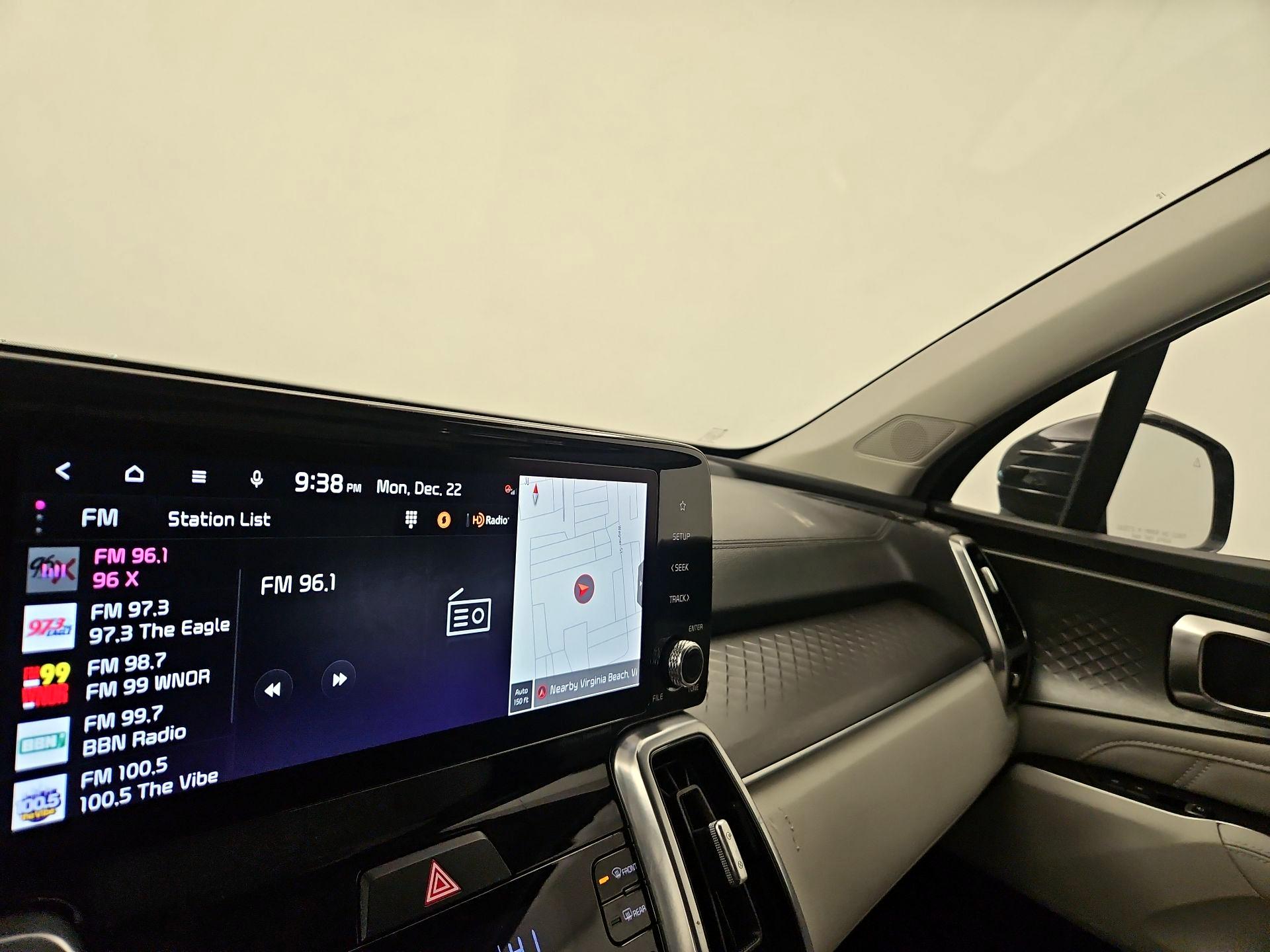 Thumbnail: 2023 Kia Sorento - 16