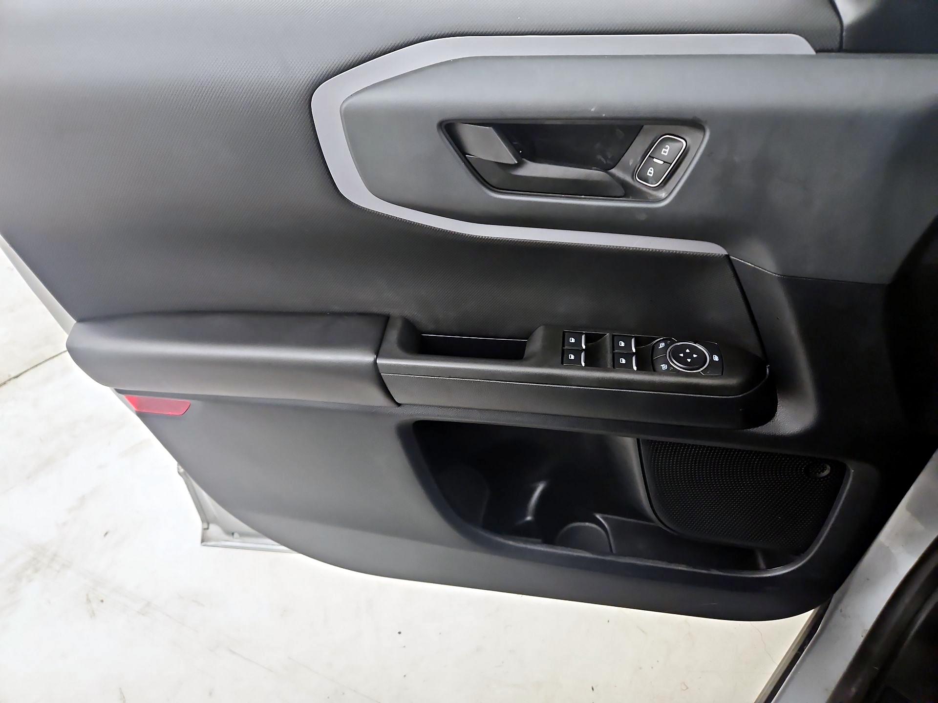 Thumbnail: 2022 Ford Bronco Sport - 12