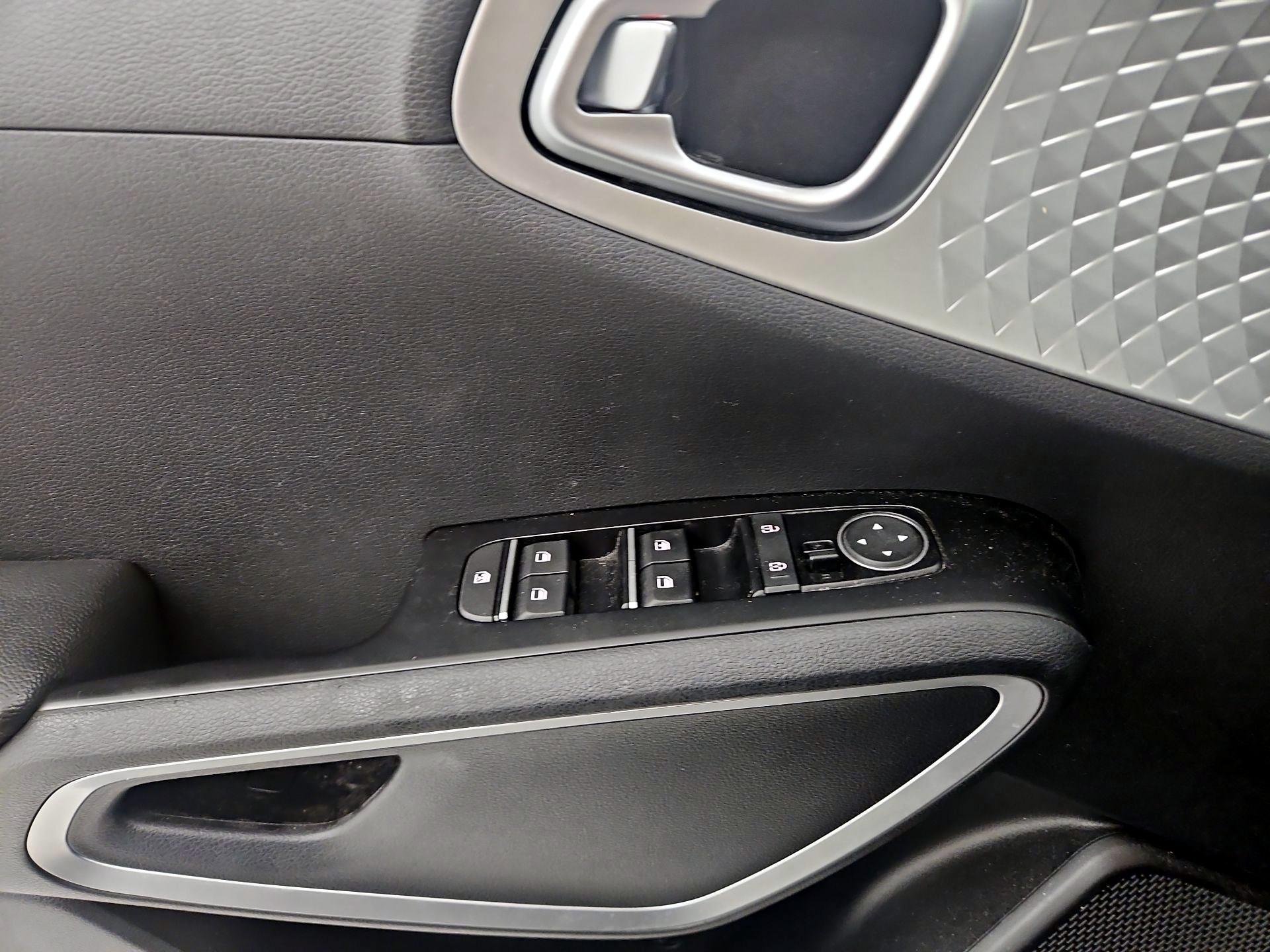 Thumbnail: 2020 Kia Soul - 12