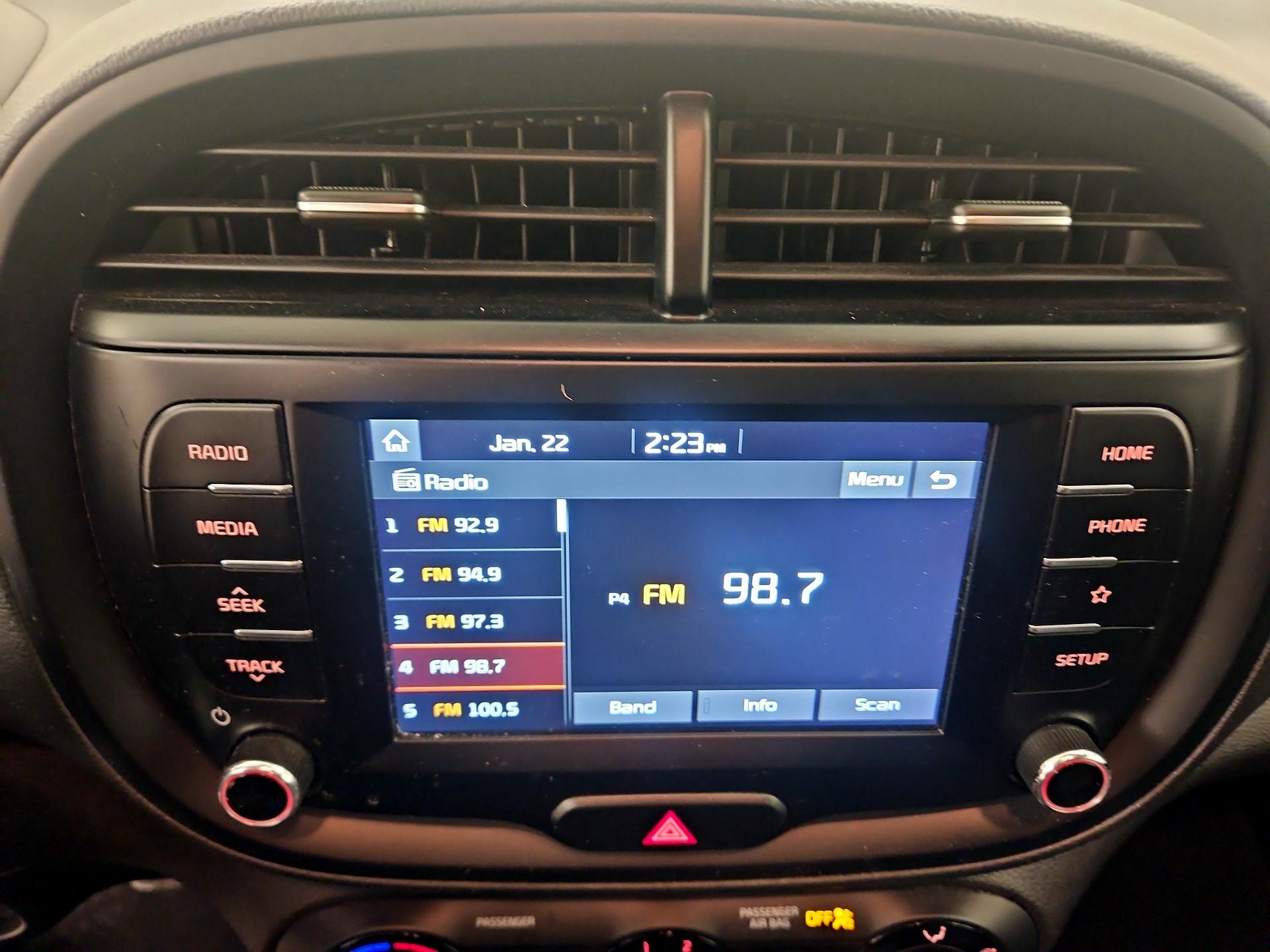 Thumbnail: 2020 Kia Soul - 15