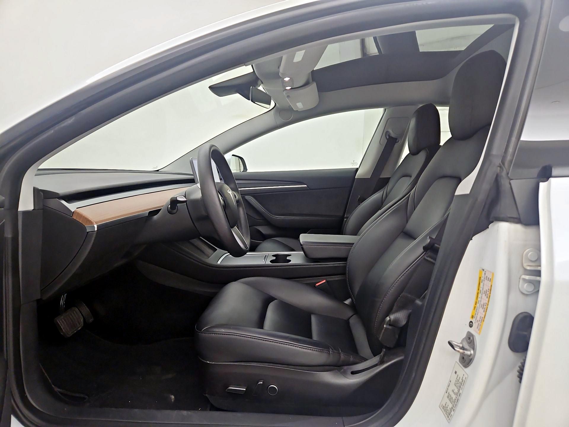 Thumbnail: 2022 Tesla Model 3 - 11