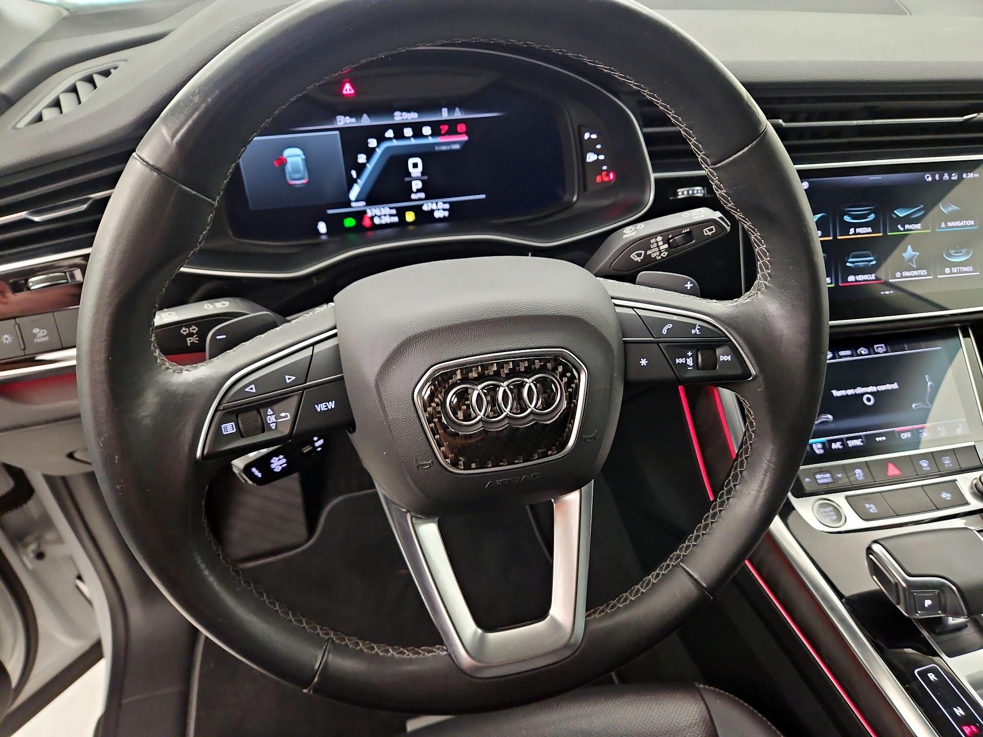 Thumbnail: 2022 Audi Q8 - 10