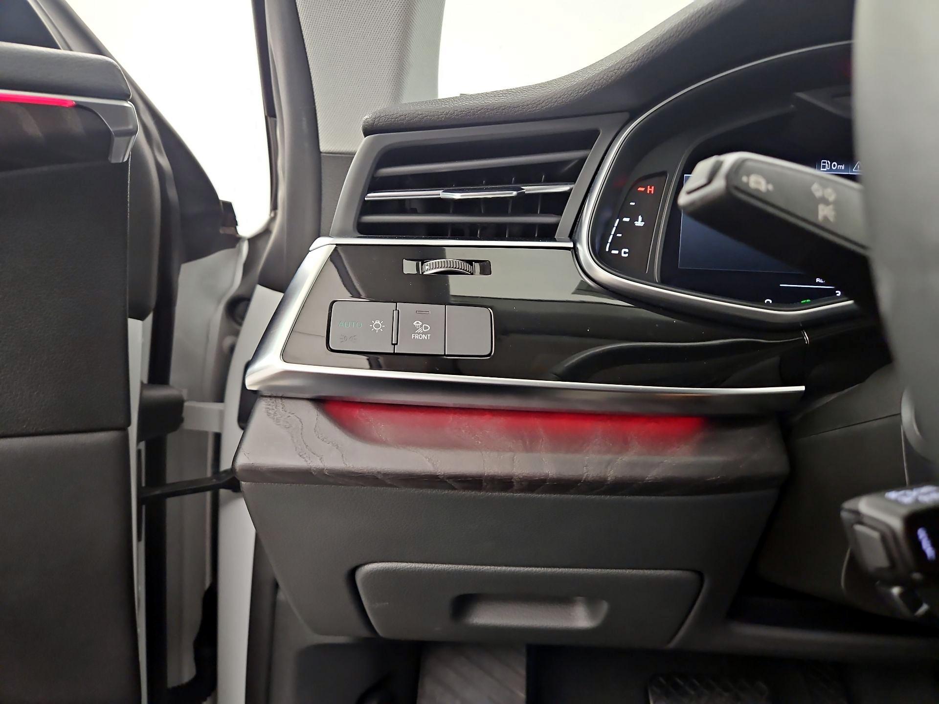 Thumbnail: 2022 Audi Q8 - 13