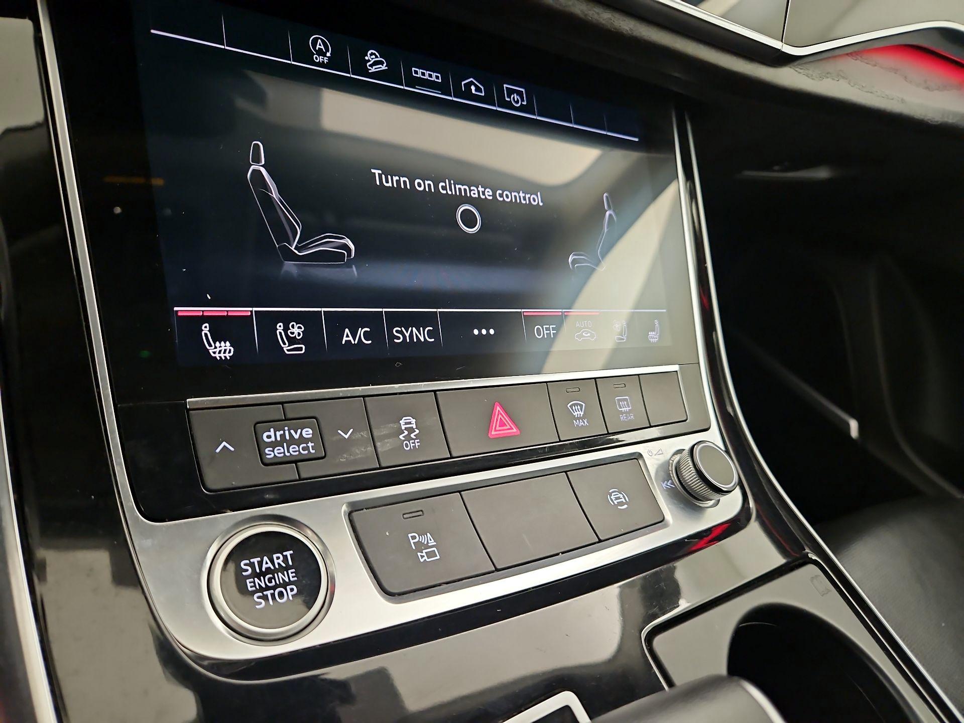 Thumbnail: 2022 Audi Q8 - 17