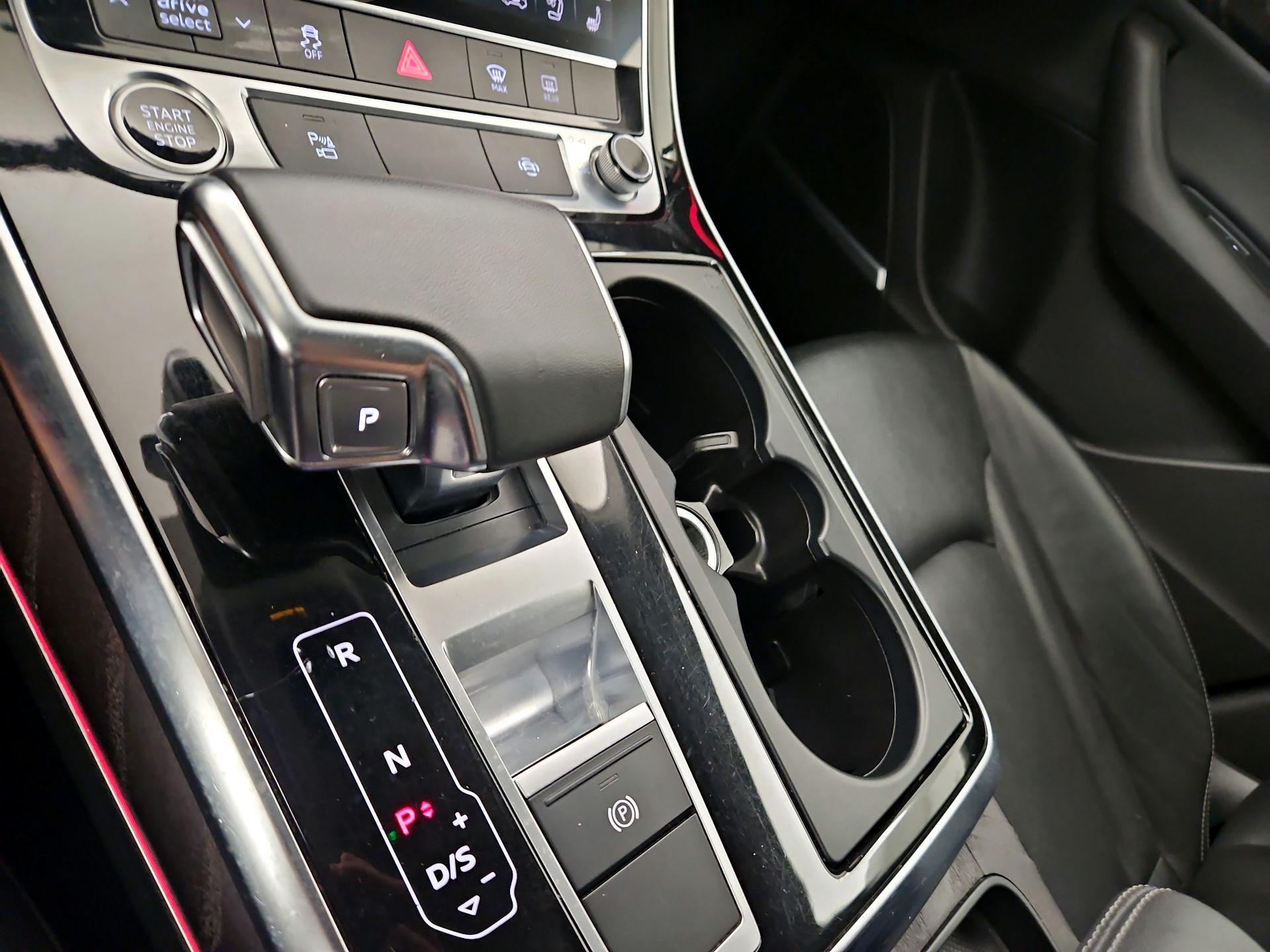 Thumbnail: 2022 Audi Q8 - 18