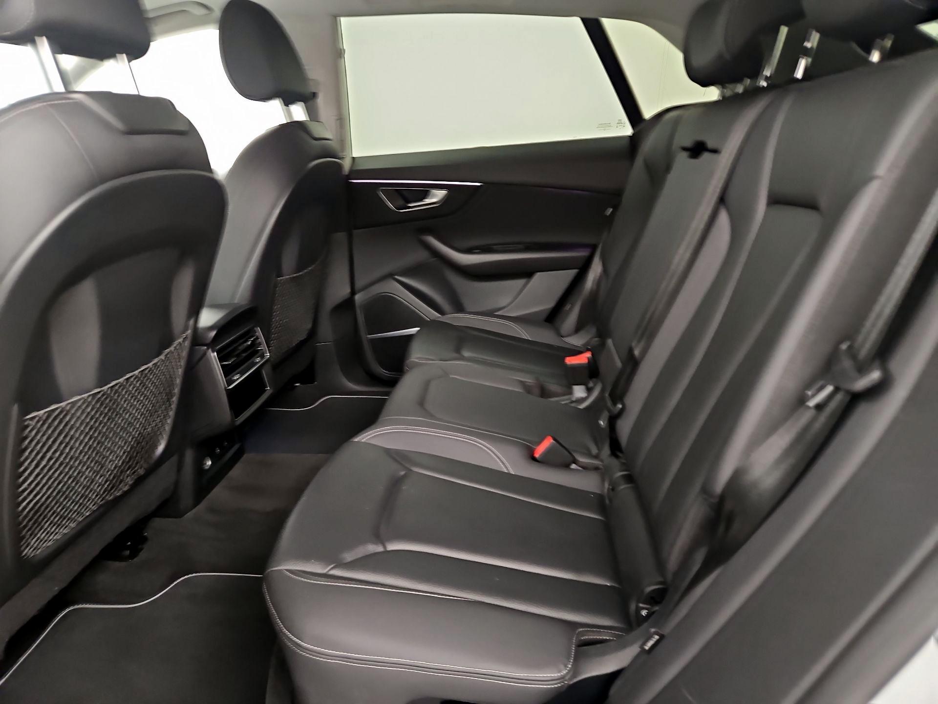 Thumbnail: 2022 Audi Q8 - 20