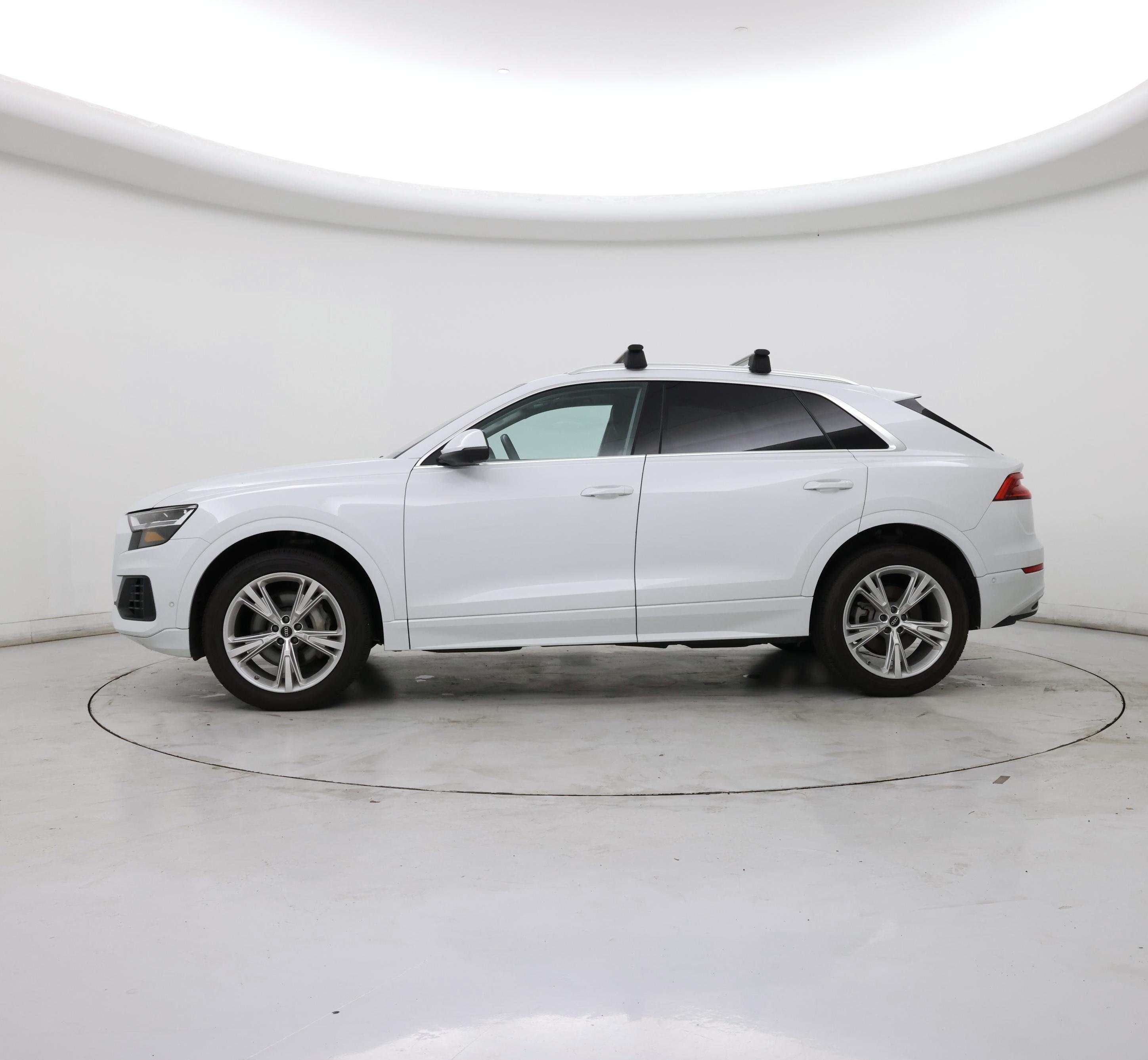 Thumbnail: 2022 Audi Q8 - 3