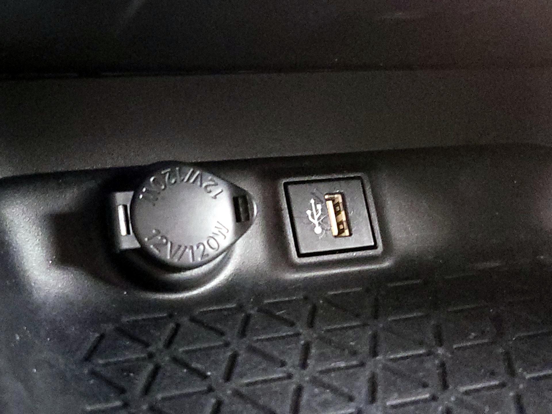 Thumbnail: 2023 Toyota RAV4 - 18