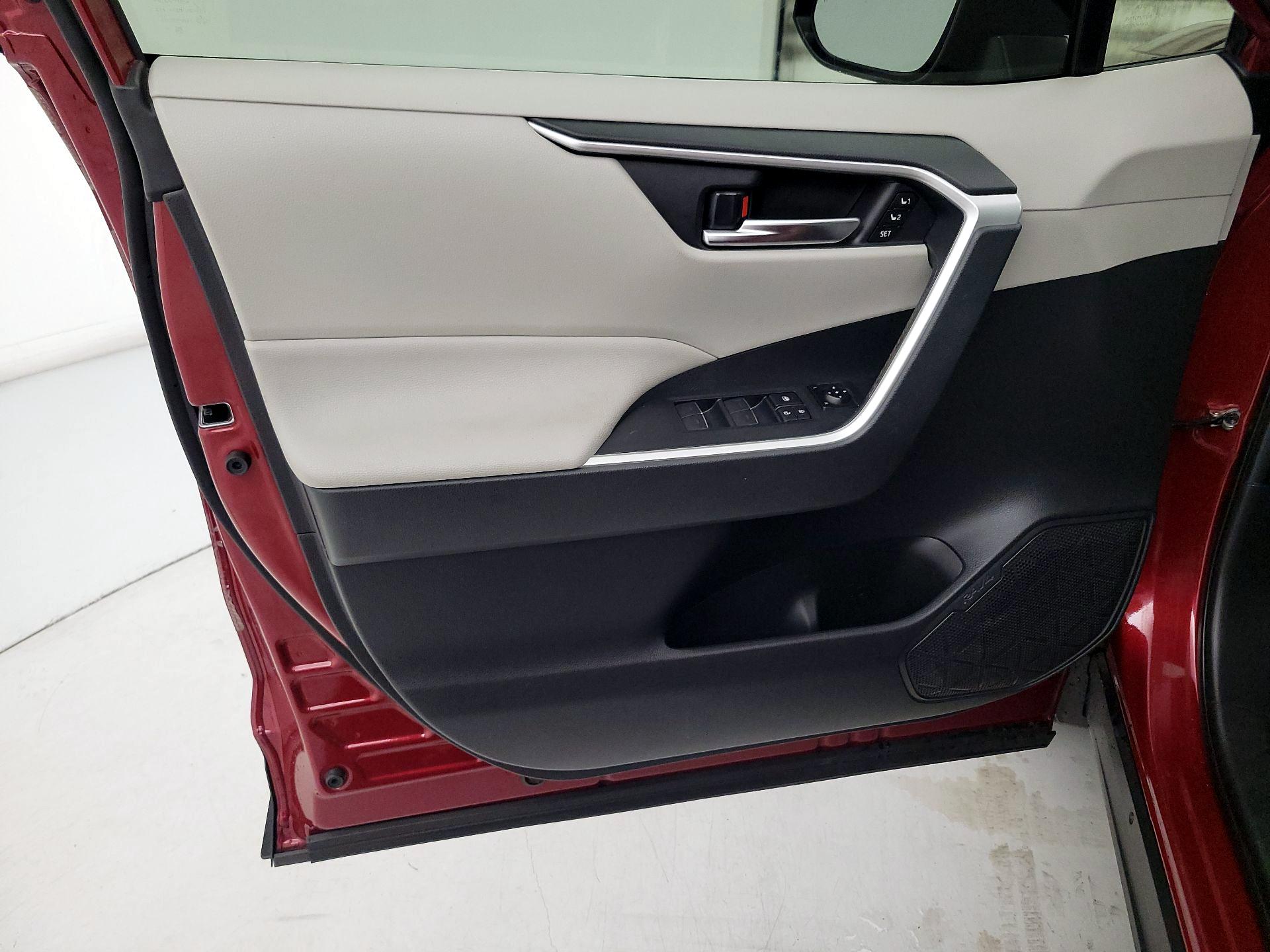 Thumbnail: 2023 Toyota RAV4 - 12