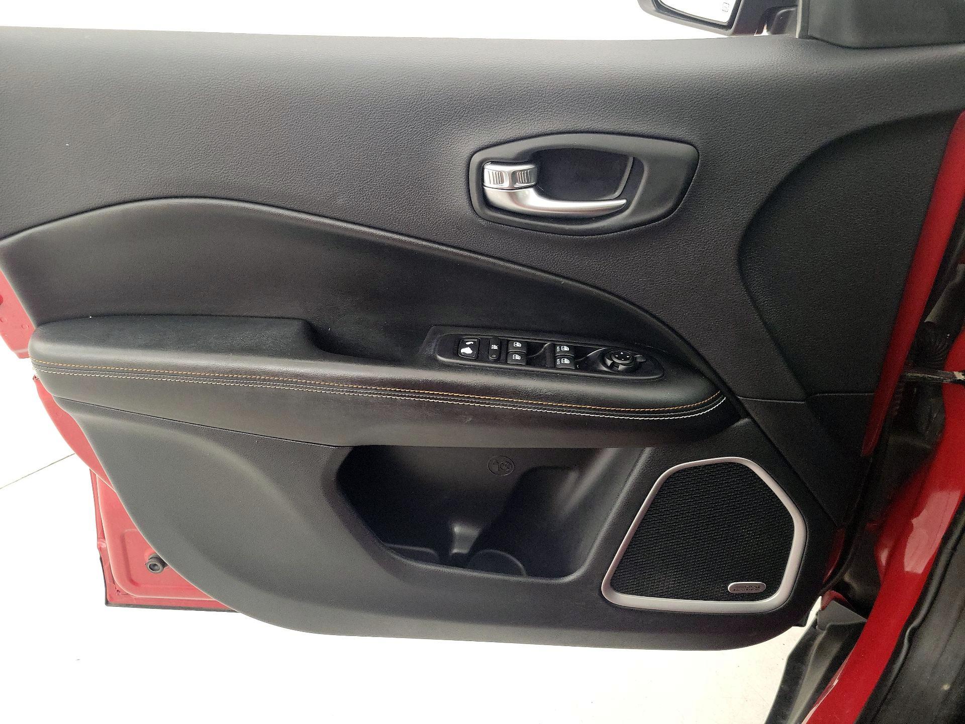 Thumbnail: 2021 Jeep Compass - 12