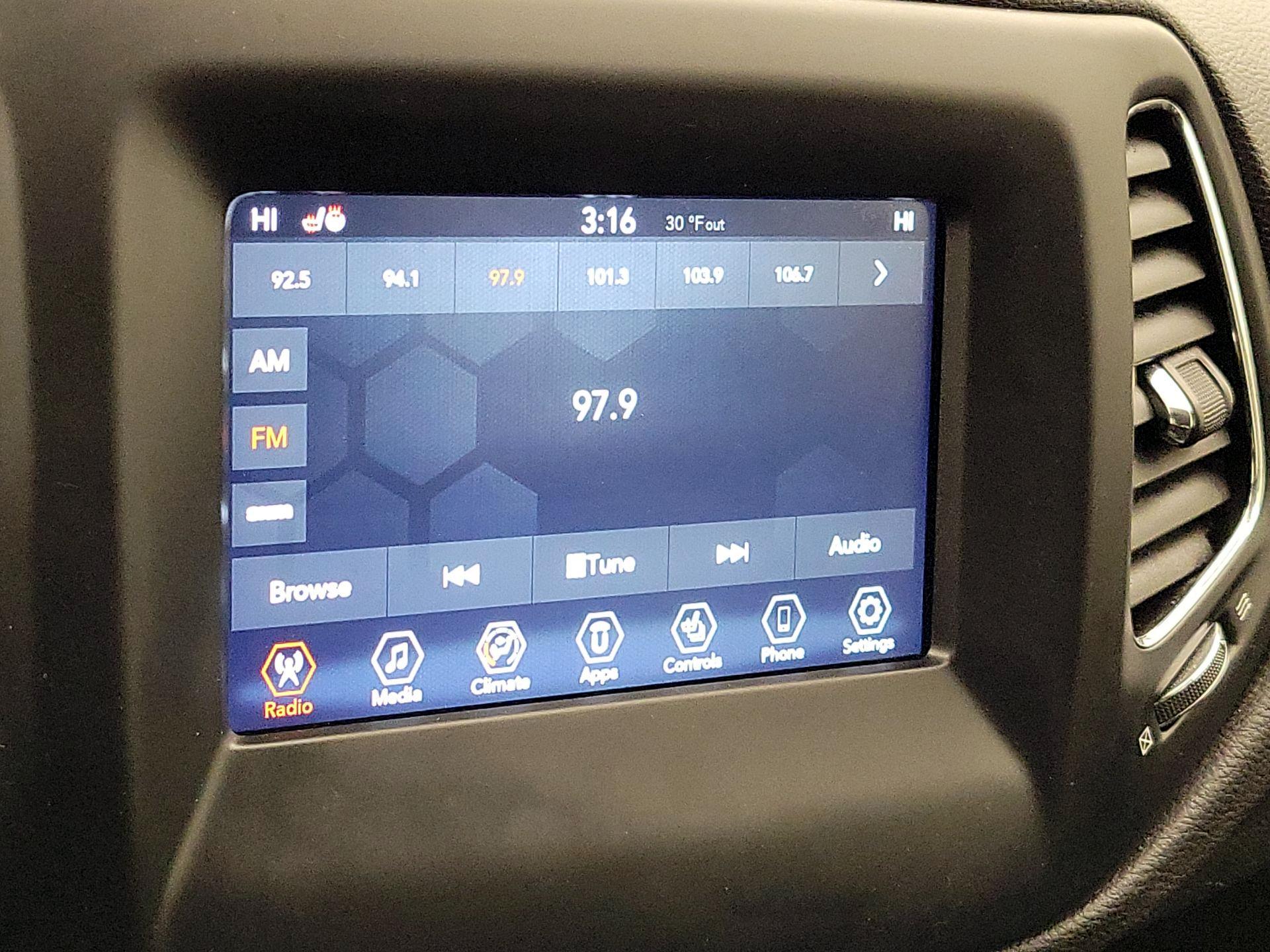 Thumbnail: 2020 Jeep Compass - 15