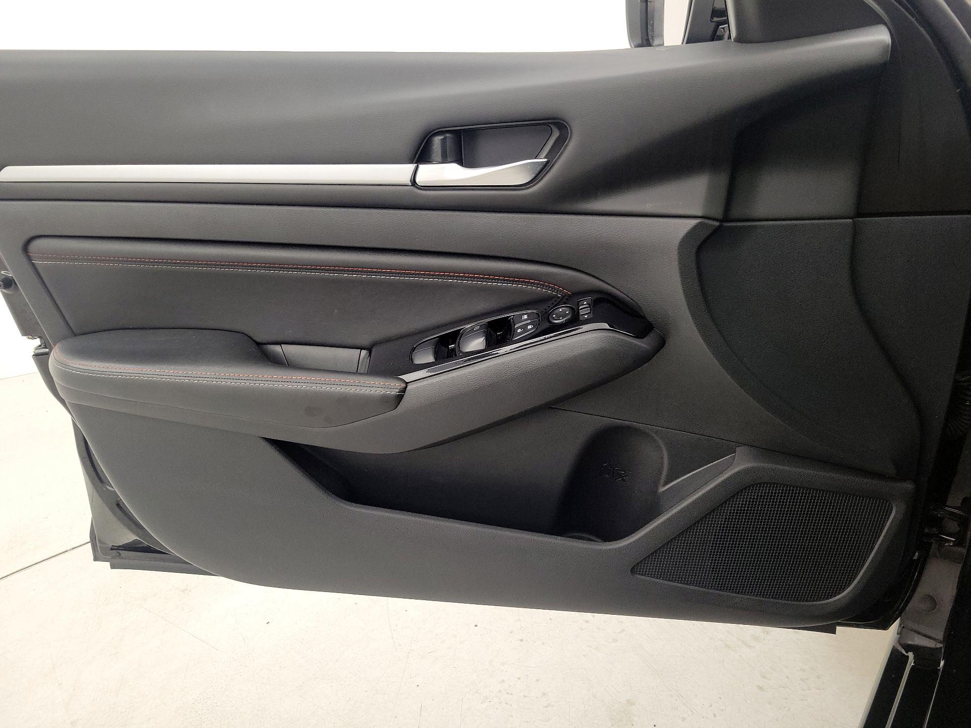 Thumbnail: 2023 Nissan Altima - 12