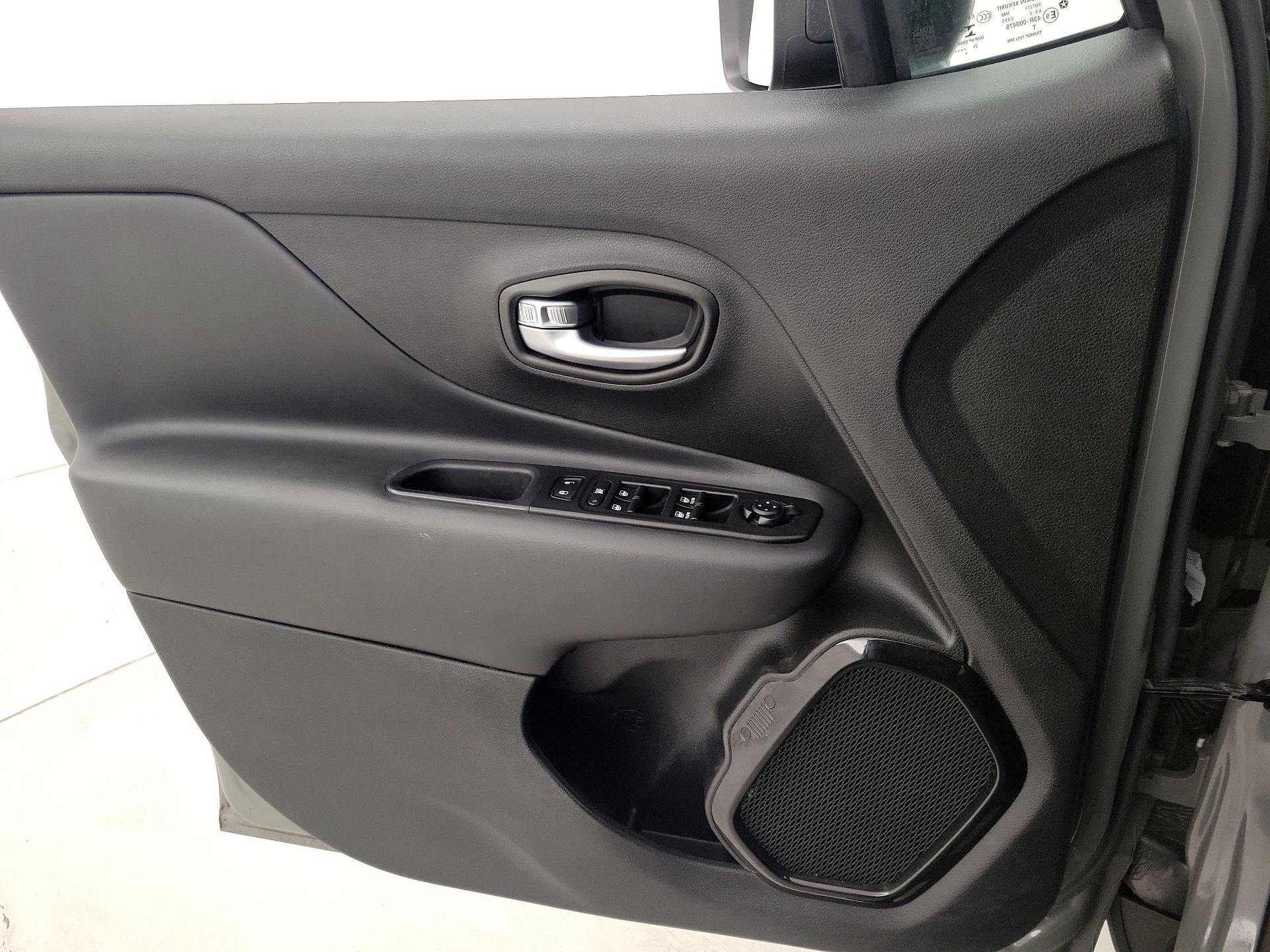 Thumbnail: 2022 Jeep Renegade - 12