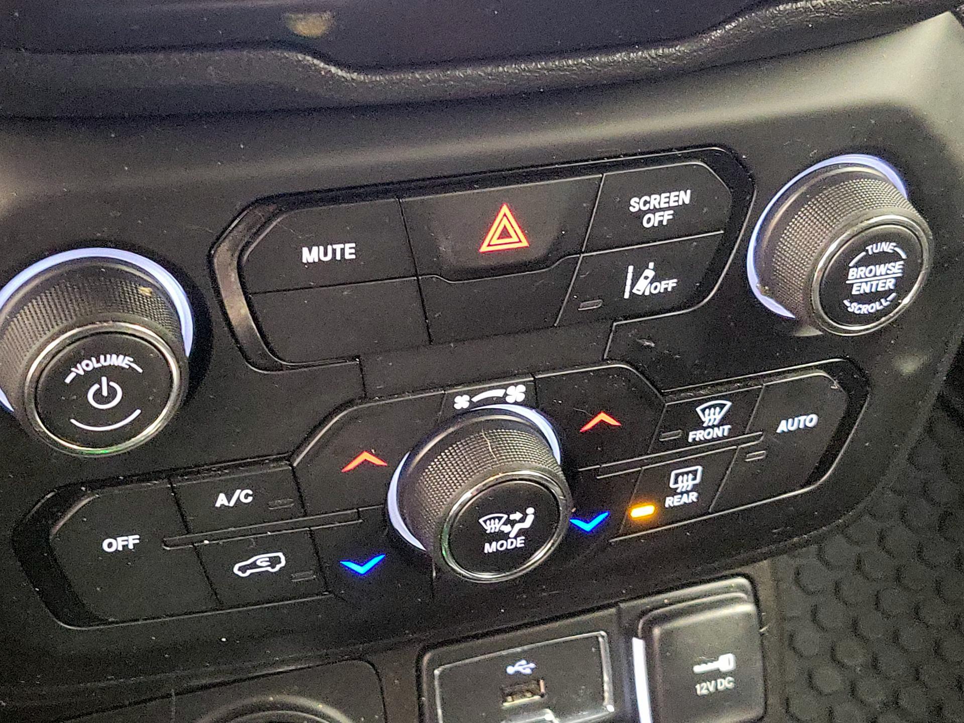 Thumbnail: 2022 Jeep Renegade - 17