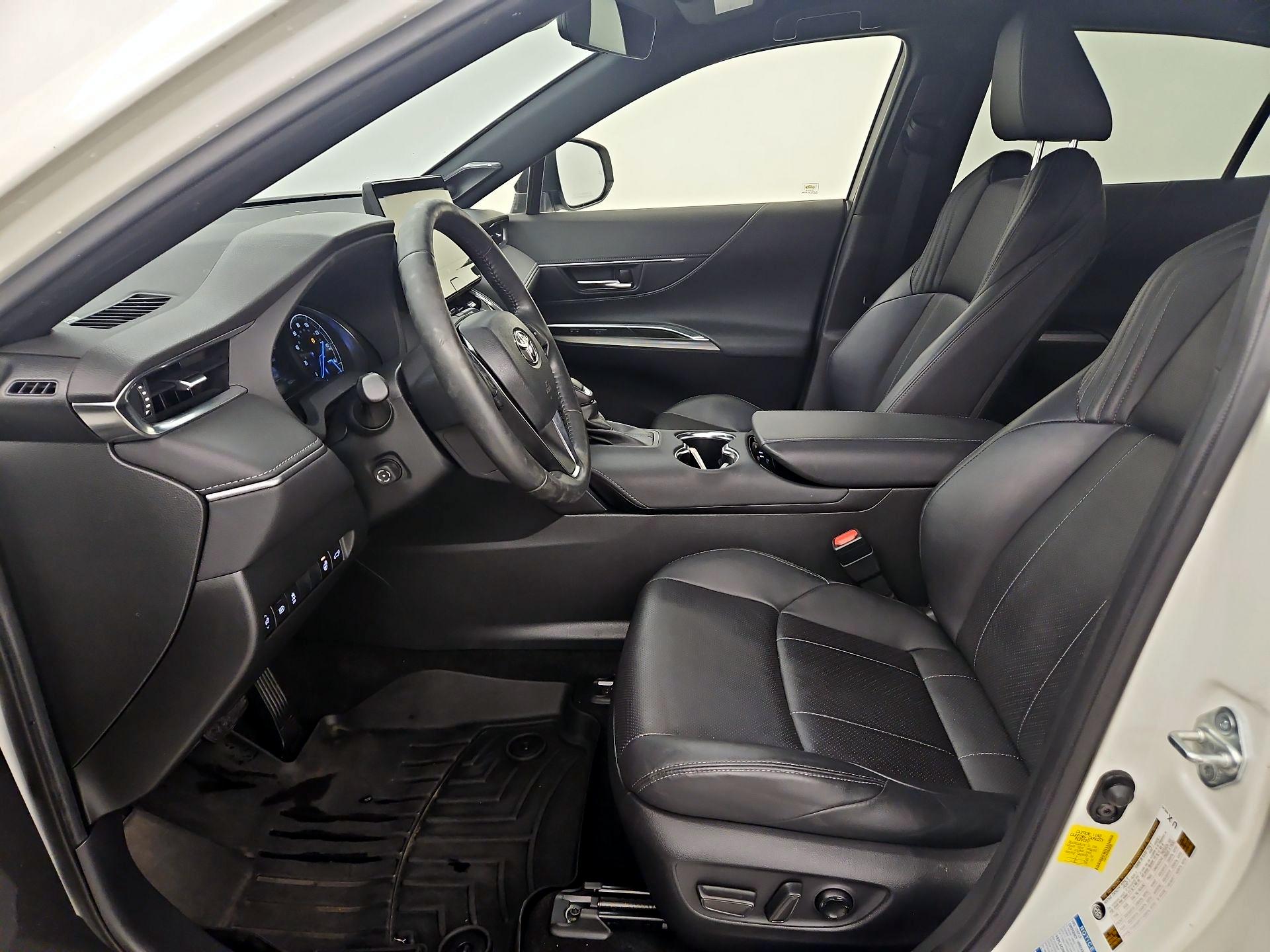 Thumbnail: 2021 Toyota Venza - 11