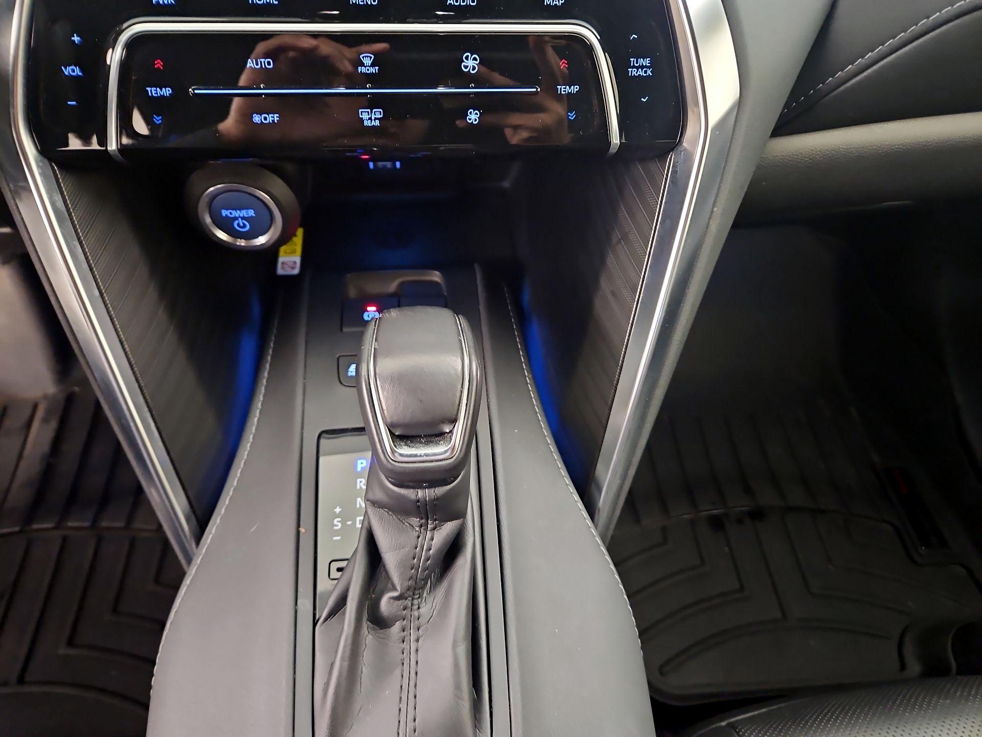 Thumbnail: 2021 Toyota Venza - 18