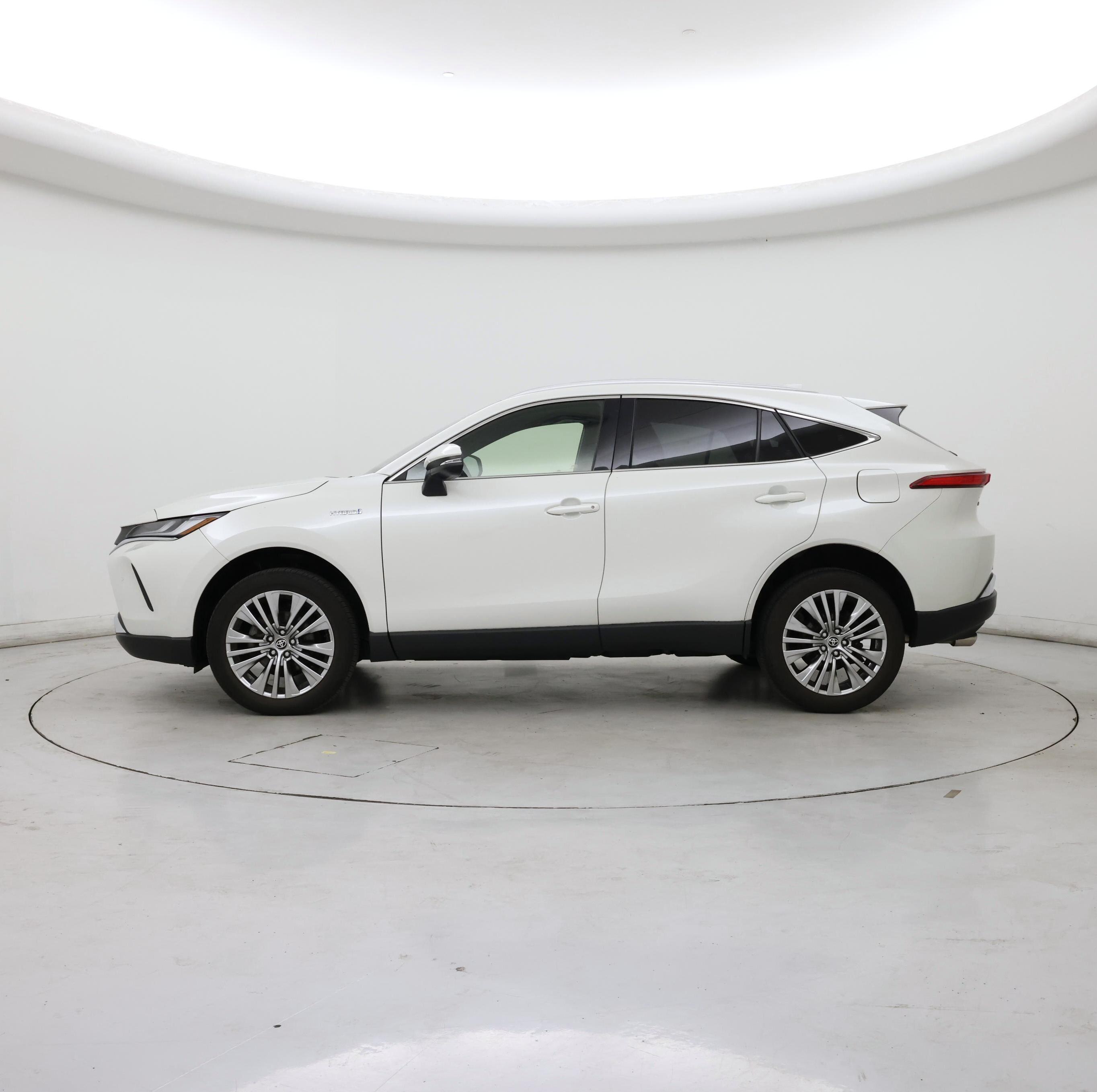 Thumbnail: 2021 Toyota Venza - 3