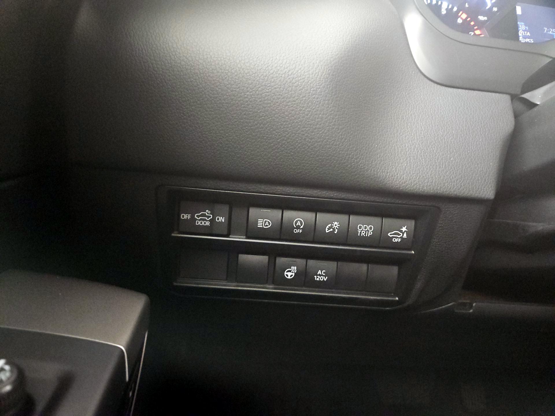 Thumbnail: 2023 Toyota Tundra - 13