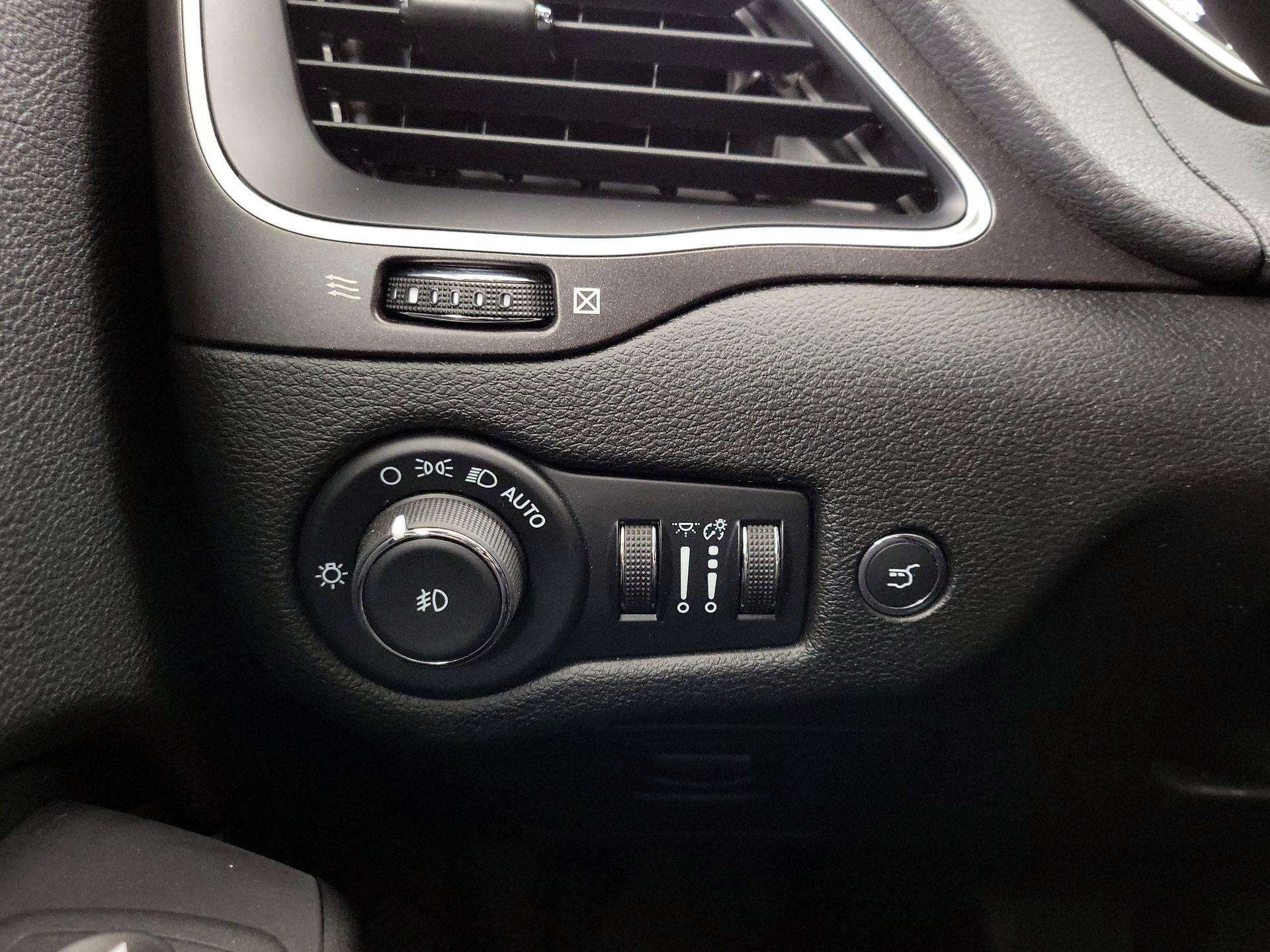 Thumbnail: 2022 Jeep Cherokee - 13