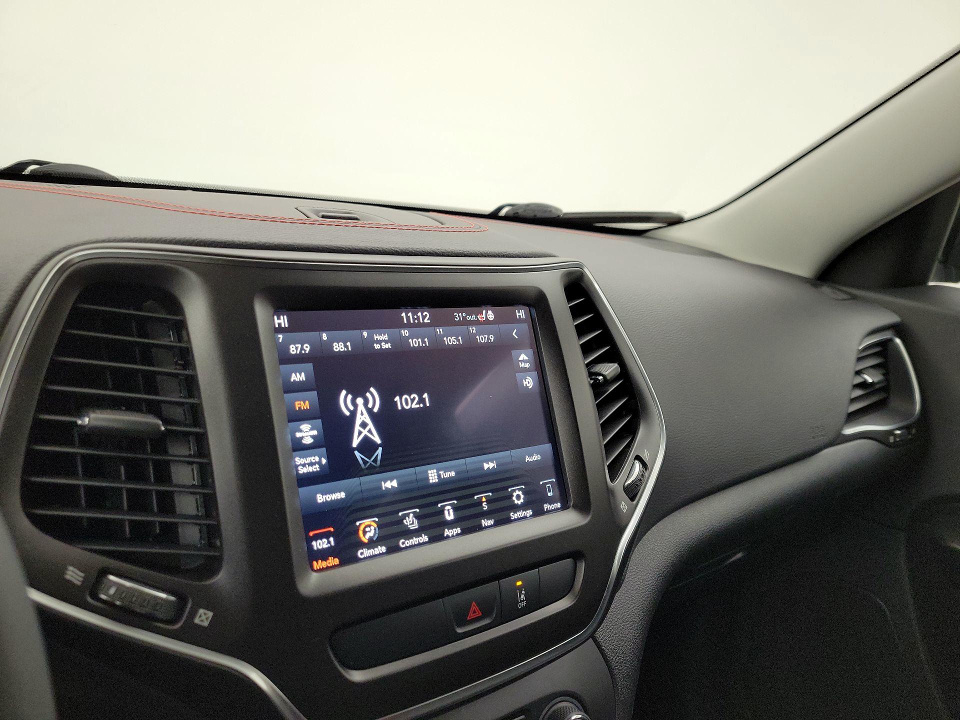 Thumbnail: 2022 Jeep Cherokee - 16