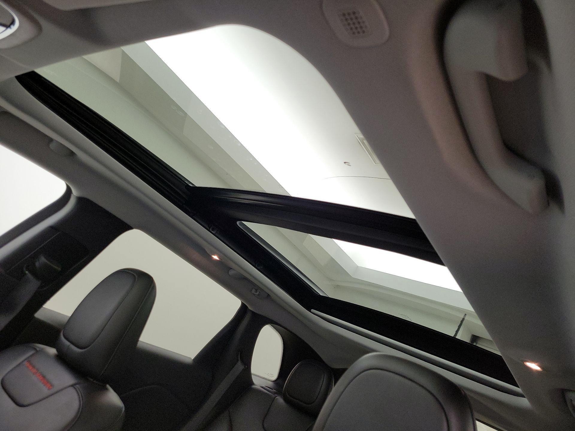 Thumbnail: 2022 Jeep Cherokee - 20