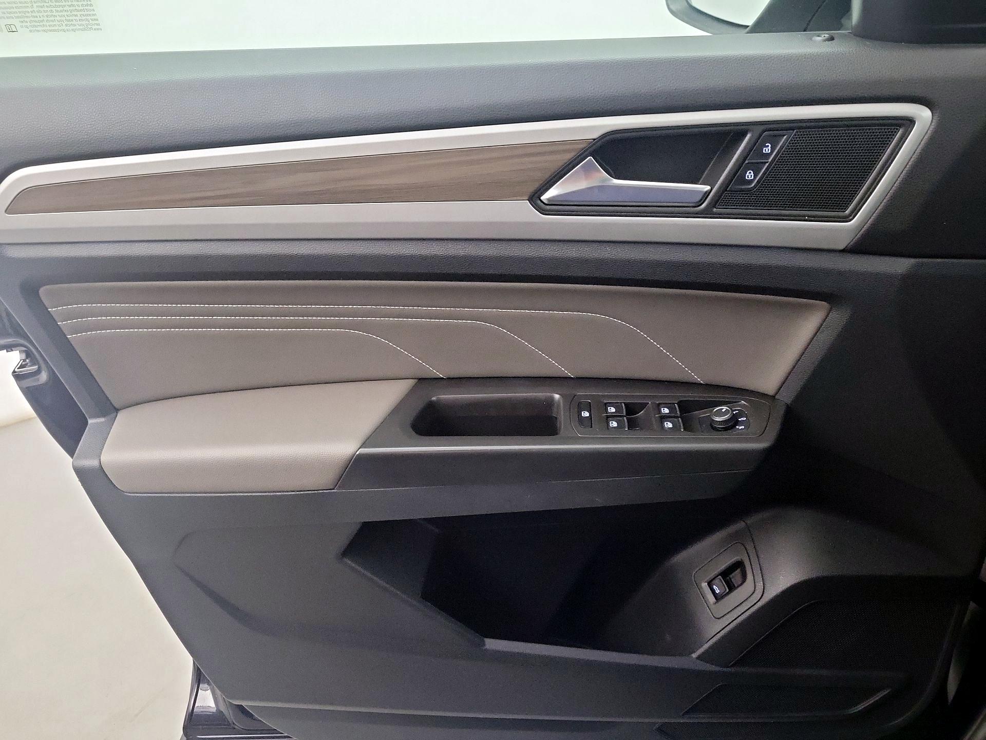 Thumbnail: 2022 Volkswagen Atlas - 10