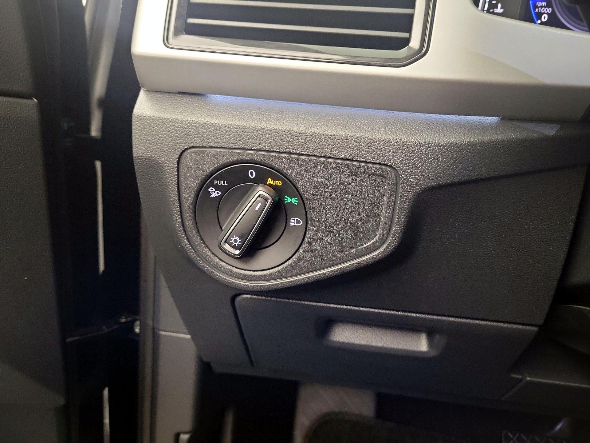 Thumbnail: 2022 Volkswagen Atlas - 11