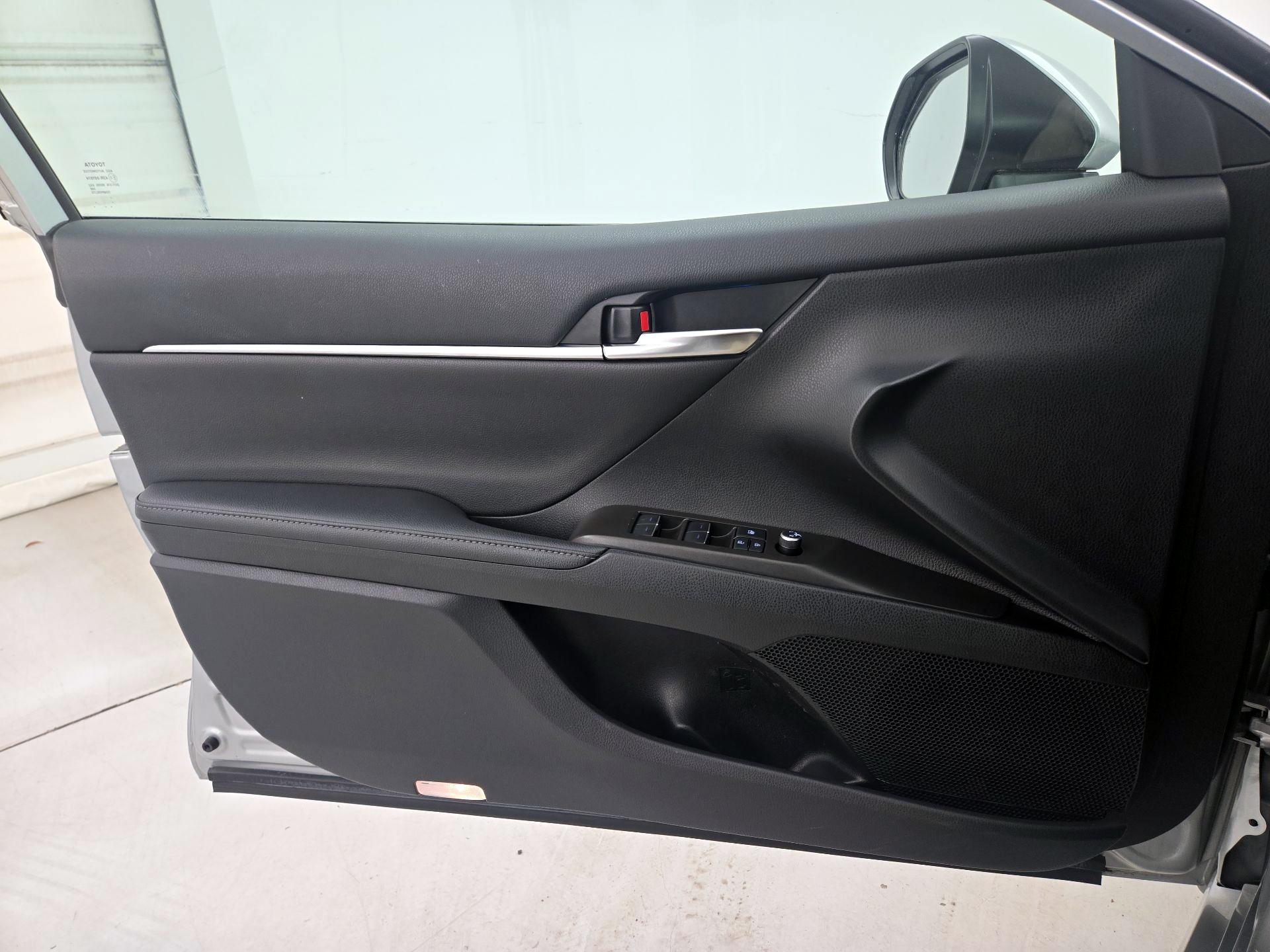 Thumbnail: 2022 Toyota Camry - 12