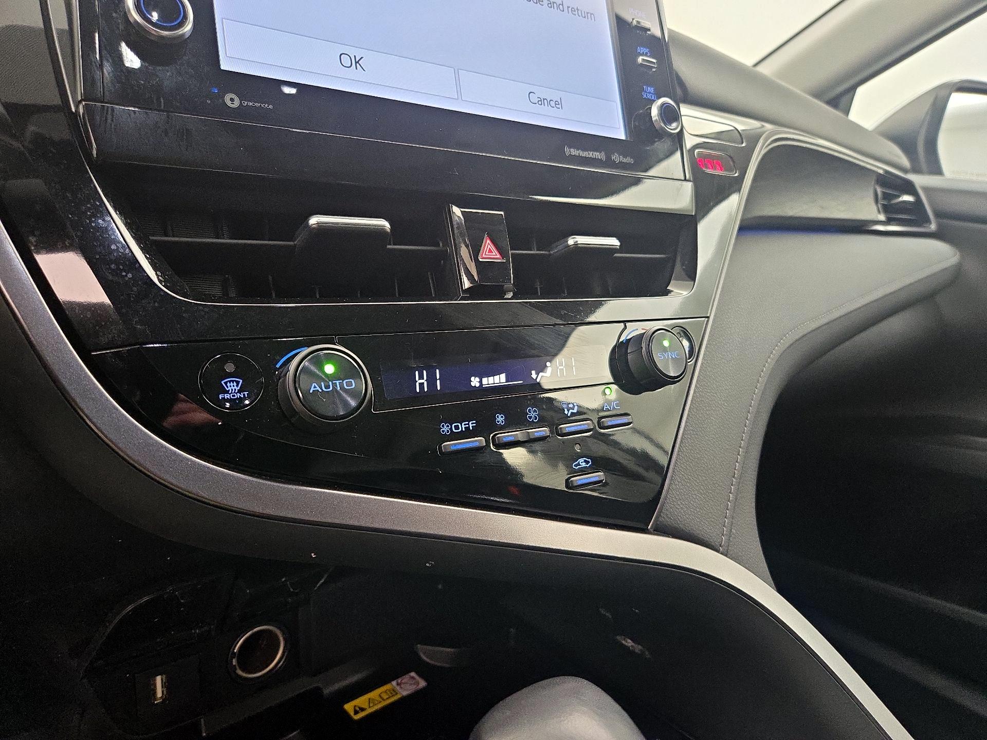 Thumbnail: 2022 Toyota Camry - 16