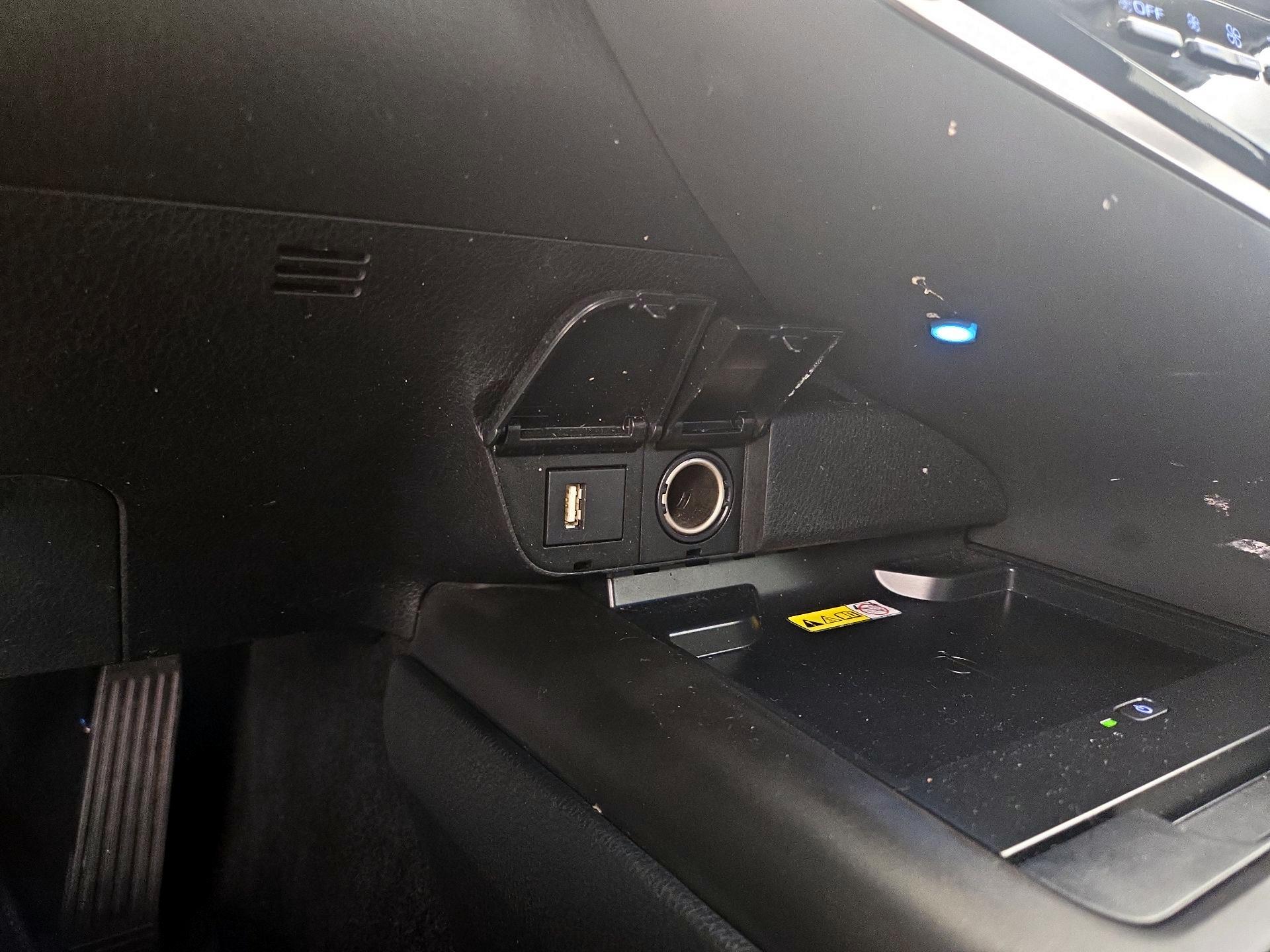 Thumbnail: 2022 Toyota Camry - 18