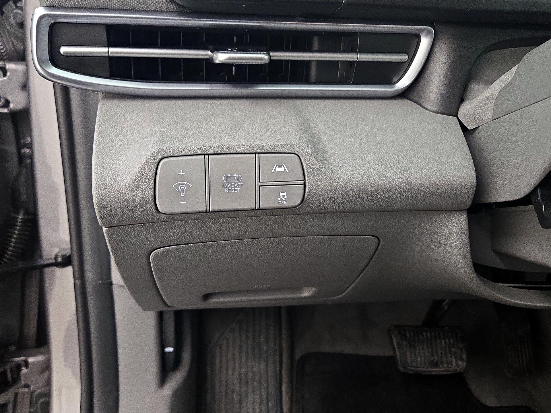 Thumbnail: 2023 Hyundai Elantra - 13