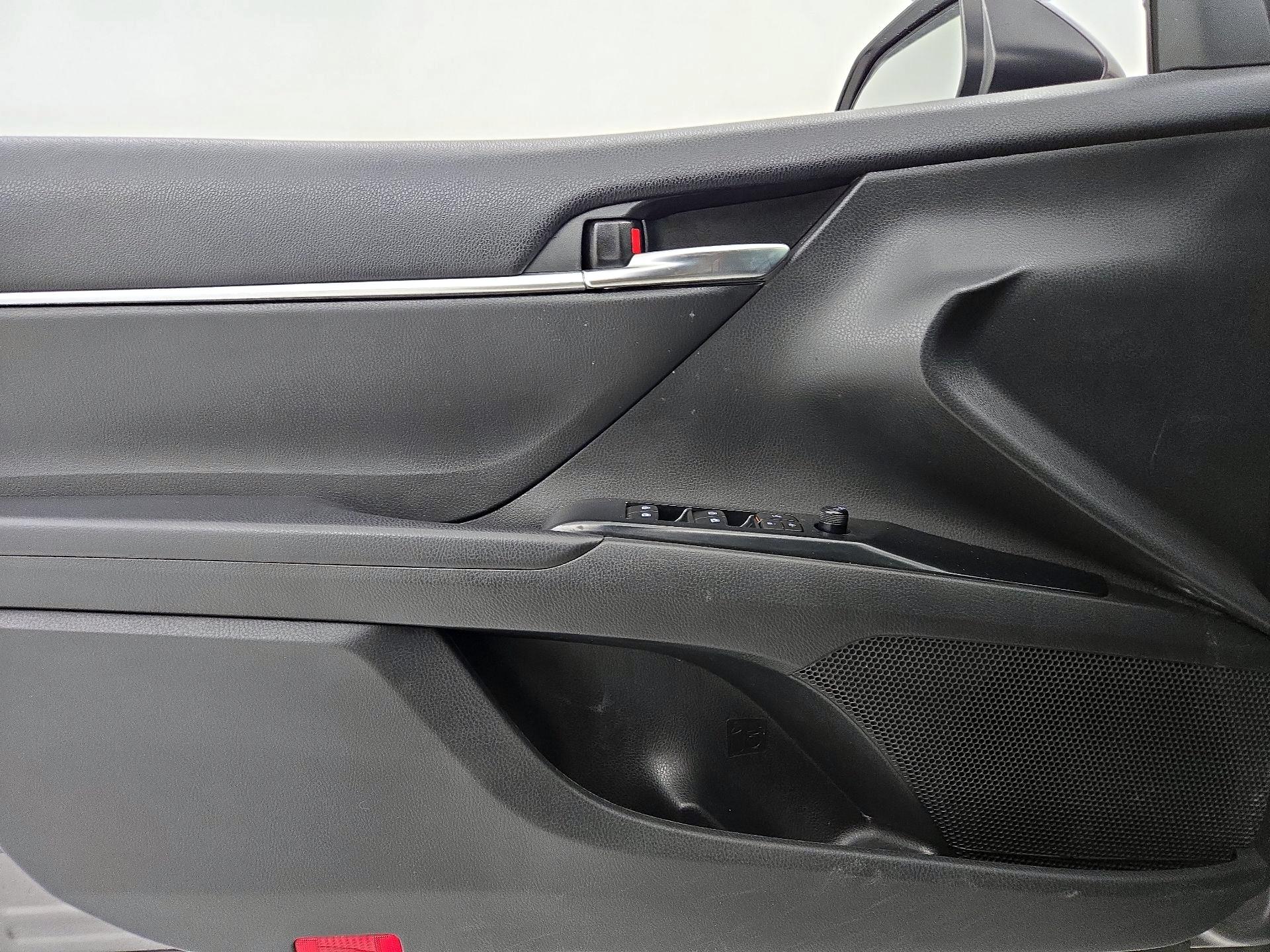 Thumbnail: 2020 Toyota Camry - 12