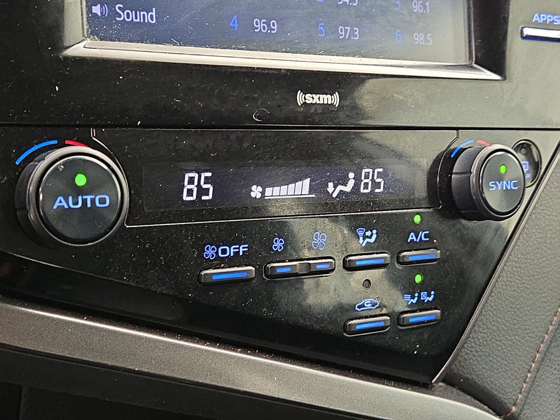 Thumbnail: 2020 Toyota Camry - 15