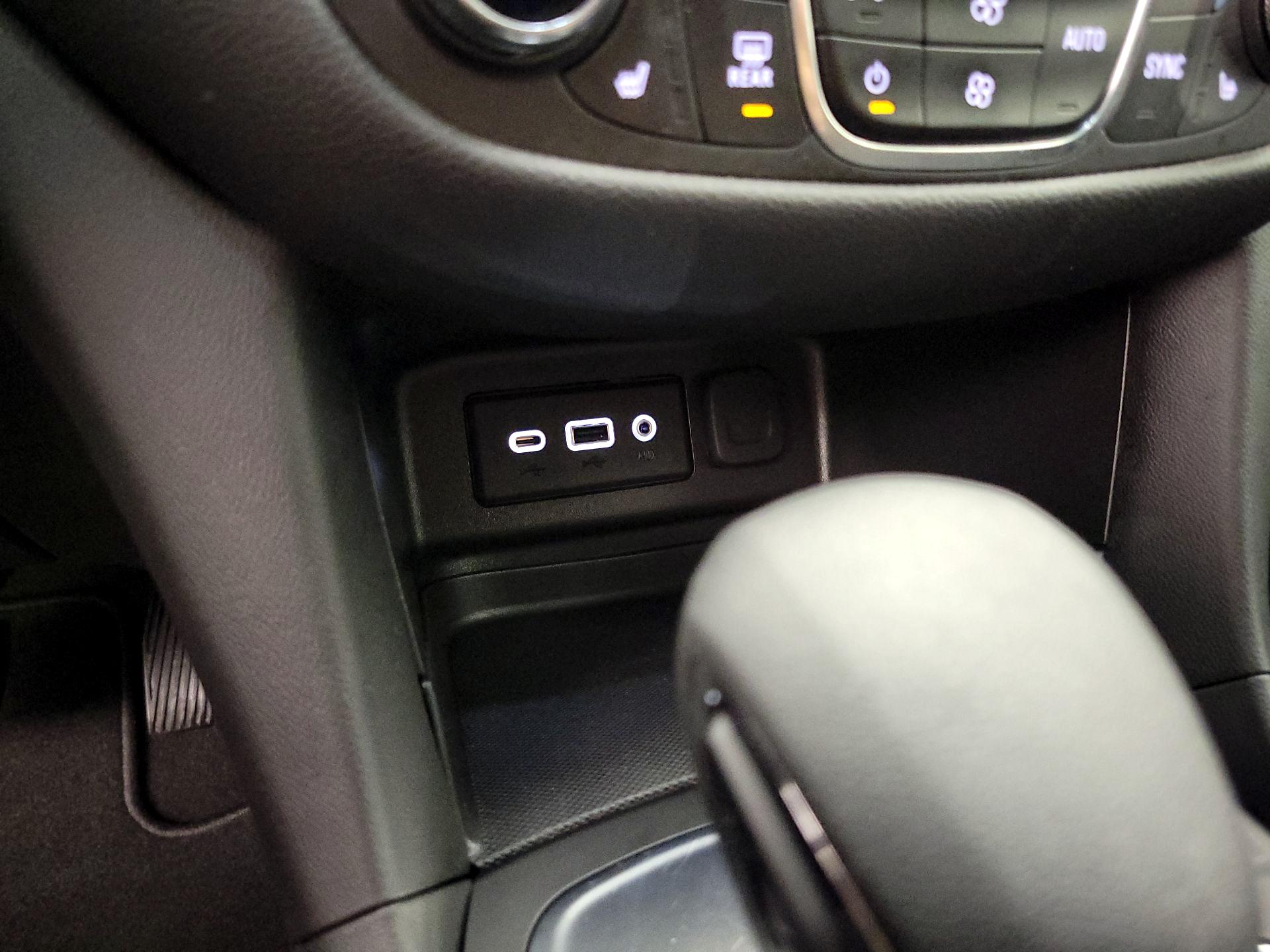 Thumbnail: 2023 Chevrolet Equinox - 18