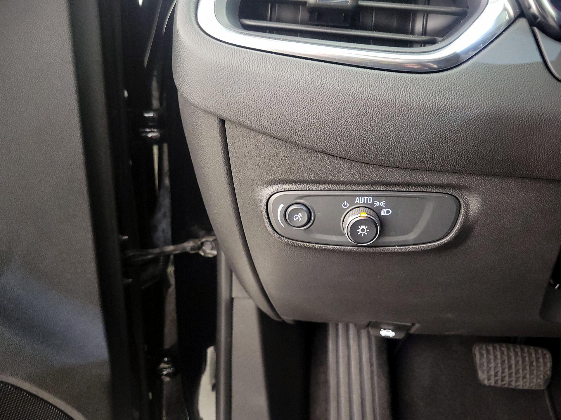 Thumbnail: 2022 Chevrolet Equinox - 13