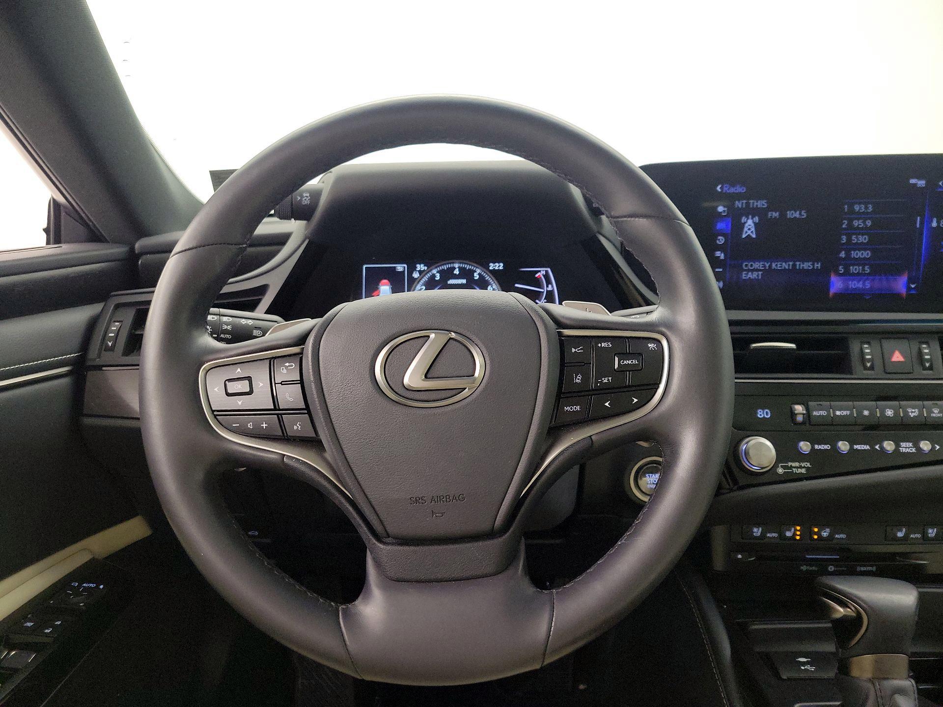 Thumbnail: 2022 Lexus ES - 10