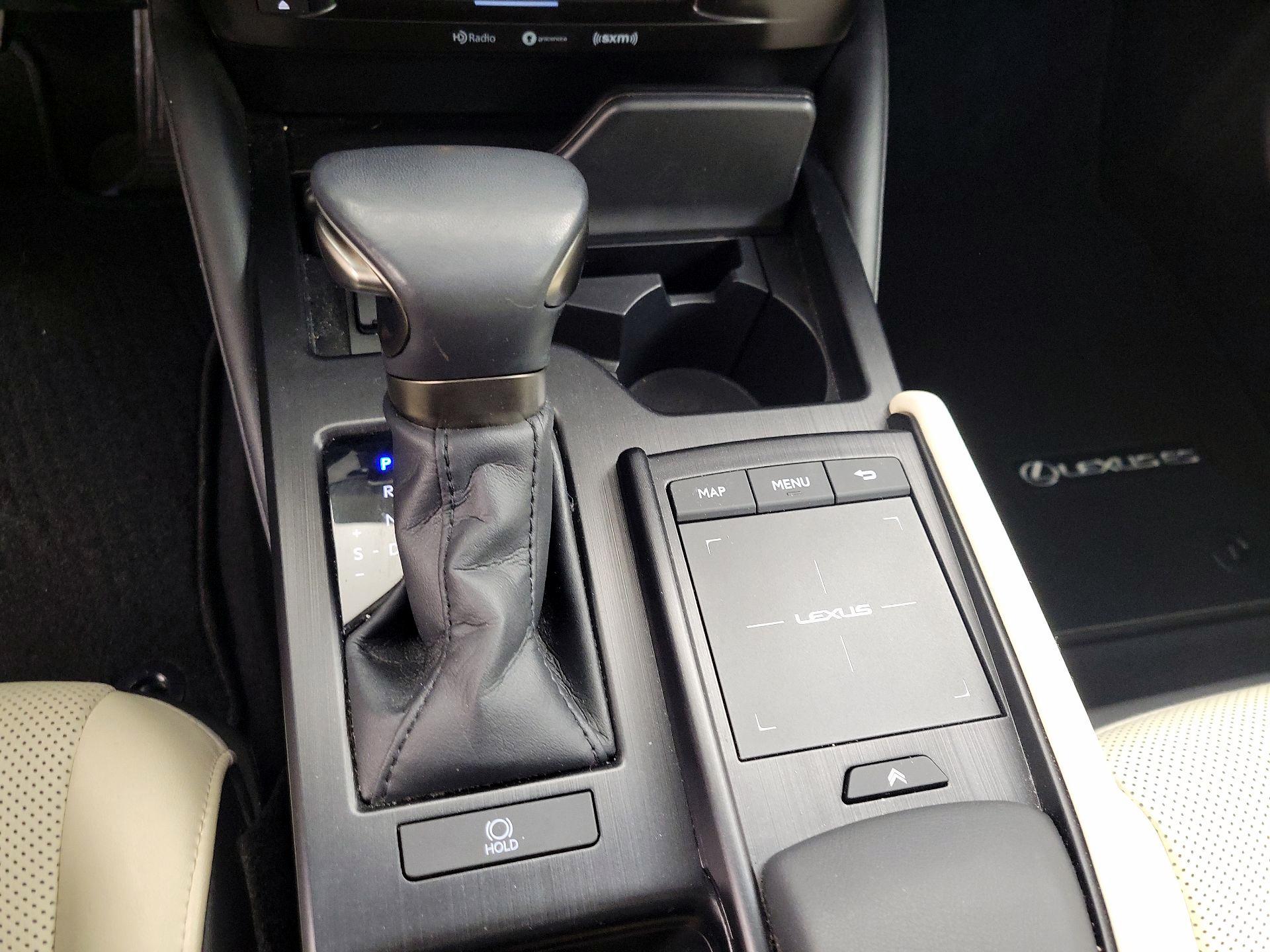 Thumbnail: 2022 Lexus ES - 18