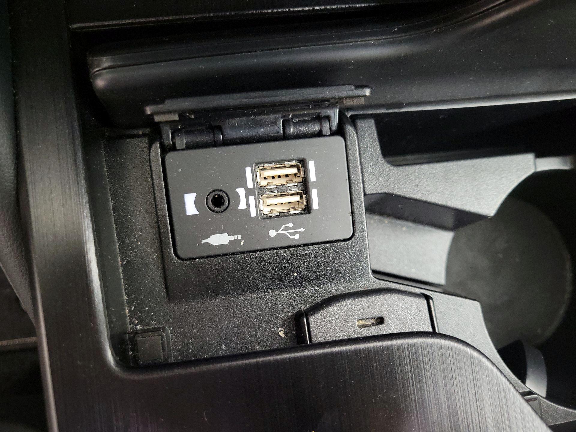 Thumbnail: 2022 Lexus ES - 19