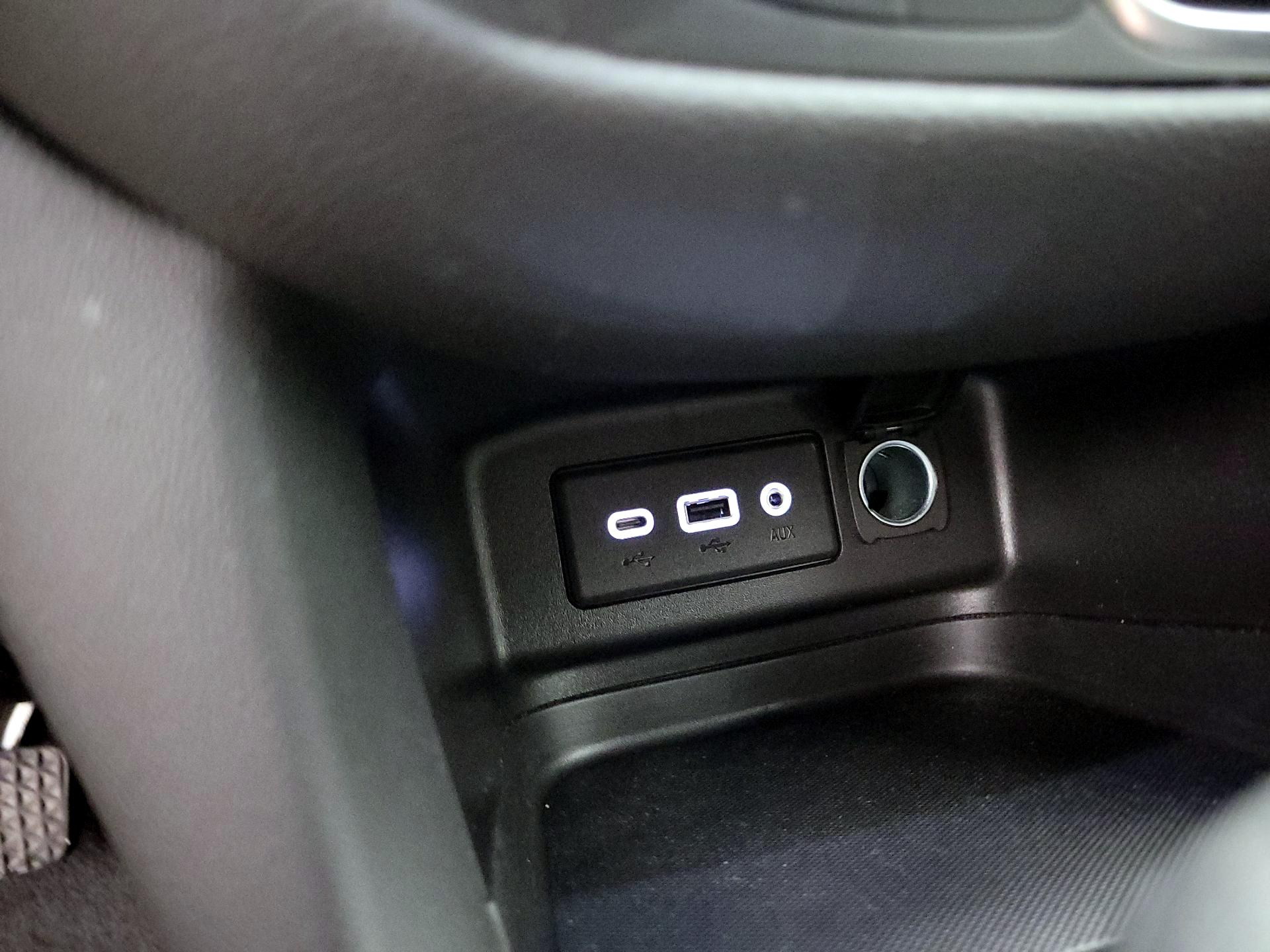 Thumbnail: 2022 Chevrolet Equinox - 18