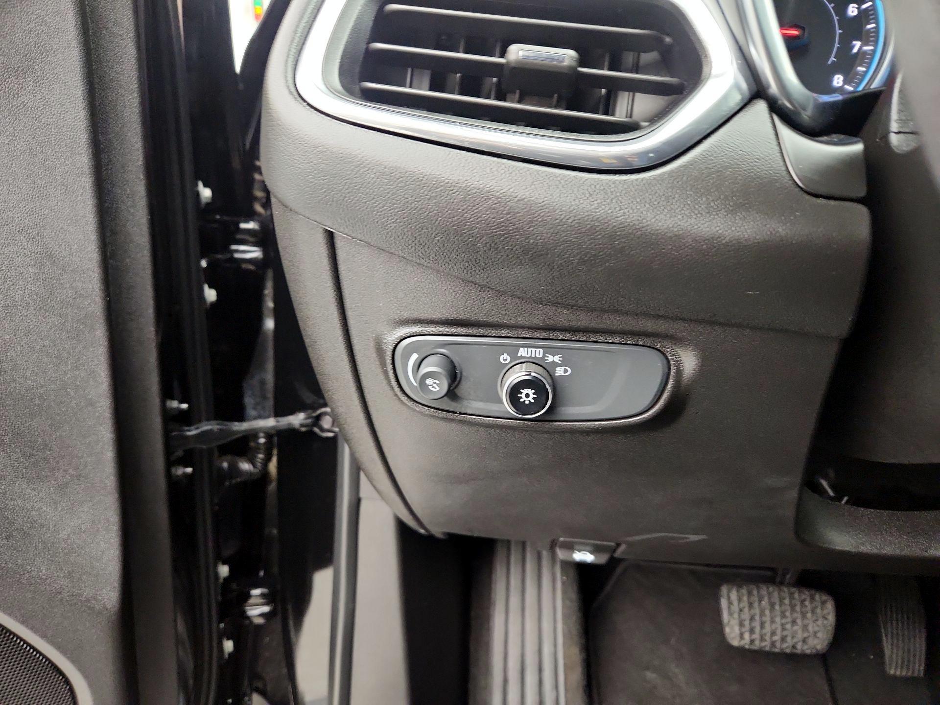 Thumbnail: 2022 Chevrolet Equinox - 13