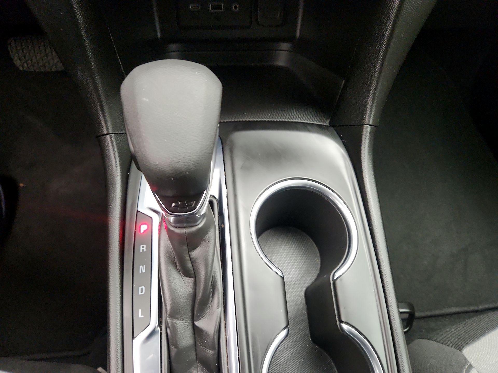 Thumbnail: 2022 Chevrolet Equinox - 17