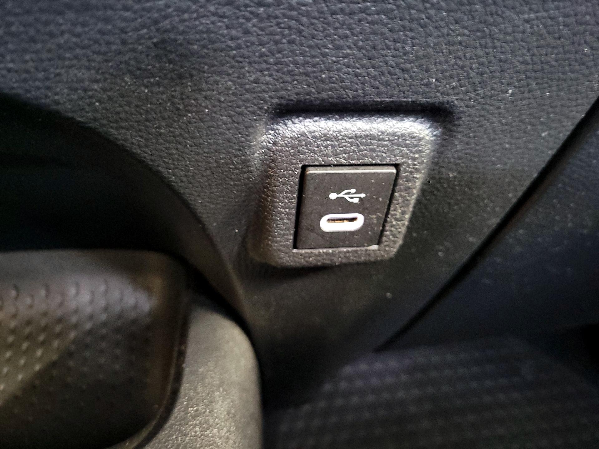 Thumbnail: 2023 Toyota Corolla - 18