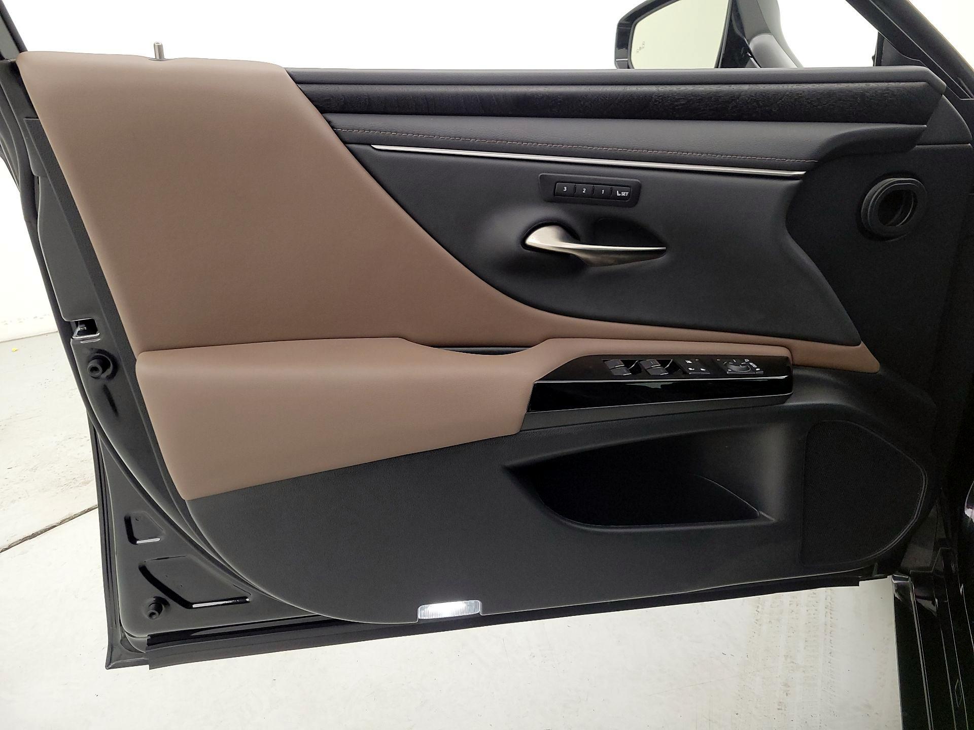 Thumbnail: 2024 Lexus ES - 12