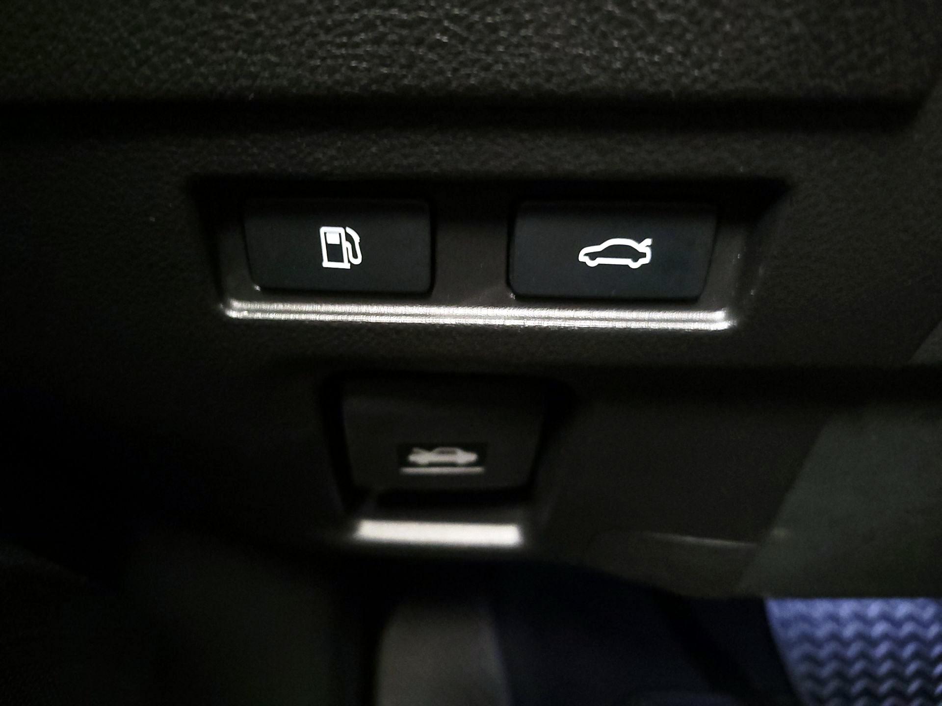 Thumbnail: 2024 Lexus ES - 13