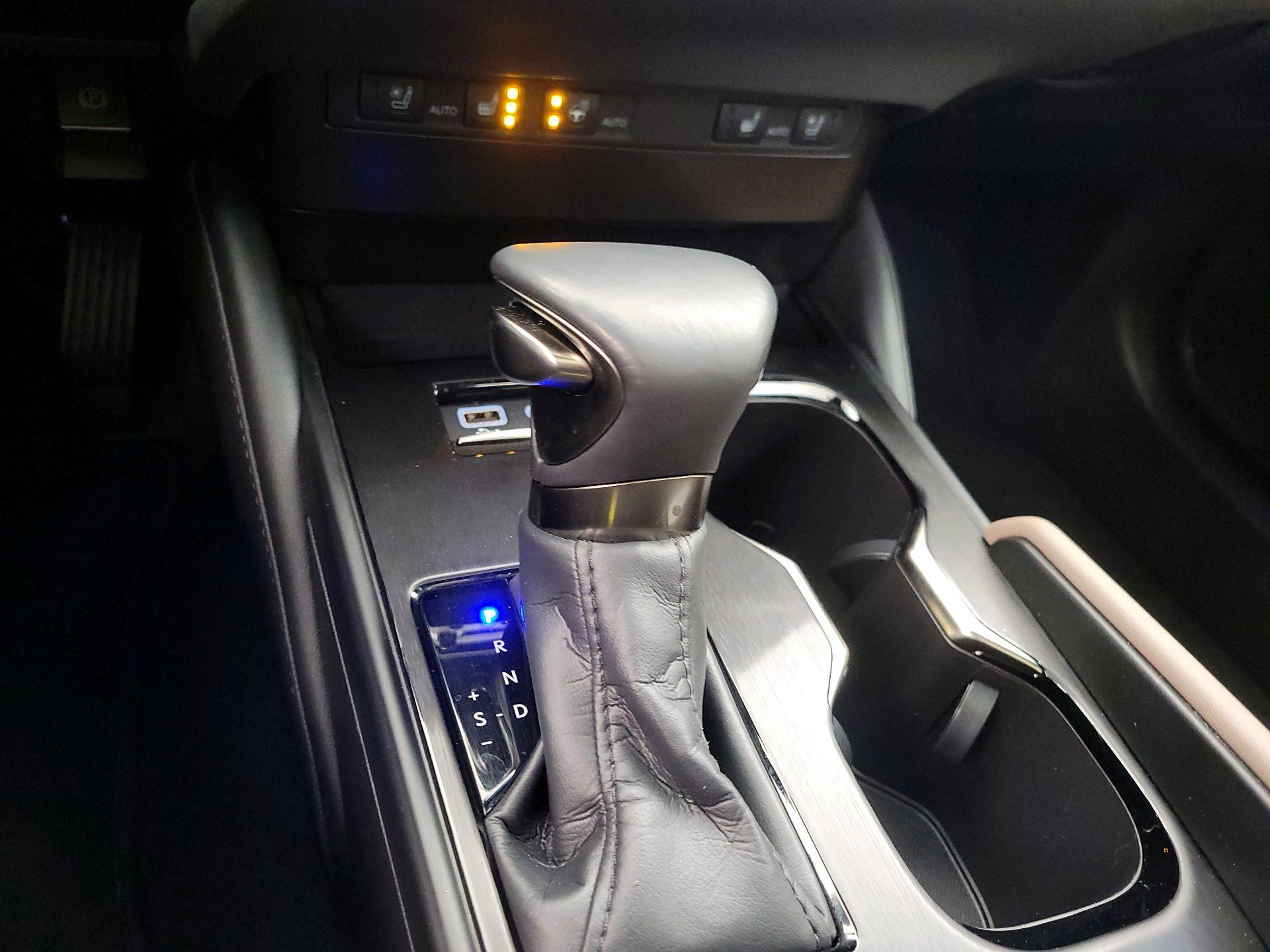 Thumbnail: 2024 Lexus ES - 17